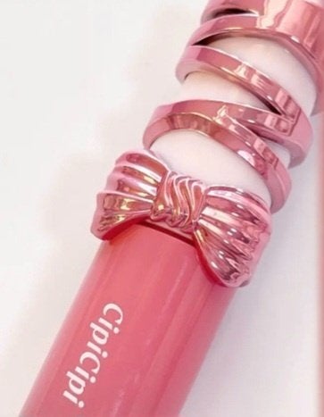 CipiCipi シピシピ デューイフィルムティント Rのクチコミ「CipiCipi
シピシピ デューイフィルムティント R
03オールデイピンク
リボ.....」(2枚目)