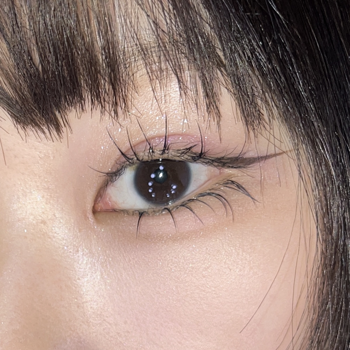 【今日のメイク】強気のパープルメイク

今日は華やかさ重視でSUQQUの舜華の中でも濃いめの色を目頭側からグラデーションになるように入れました。

濃い目につければしっかりライラックみが出て
薄めにつければピンク味もある色合いになるこのアイ