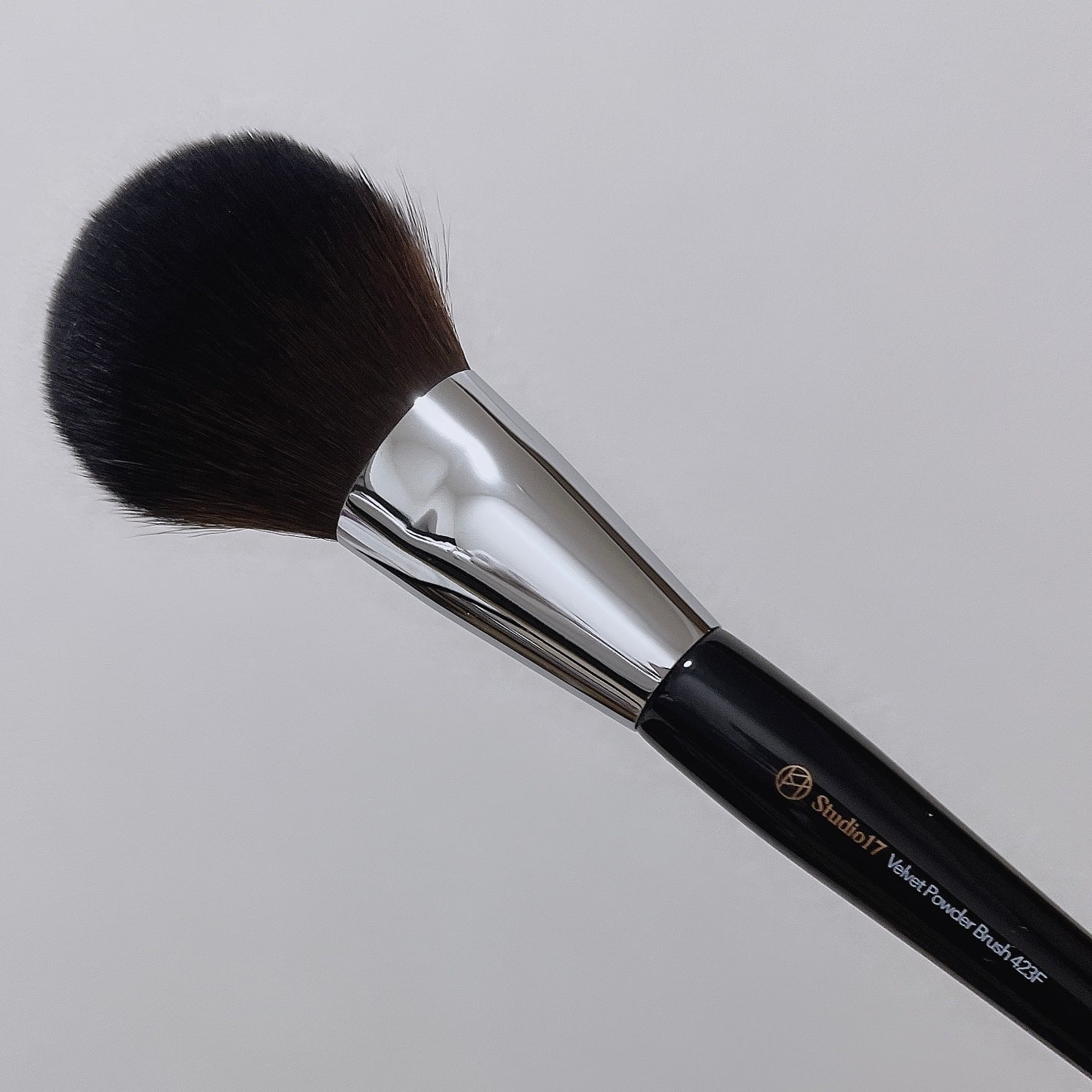 VELVET POWDER BRUSH 423F/Studio17/メイクブラシを使ったクチコミ(1枚目)