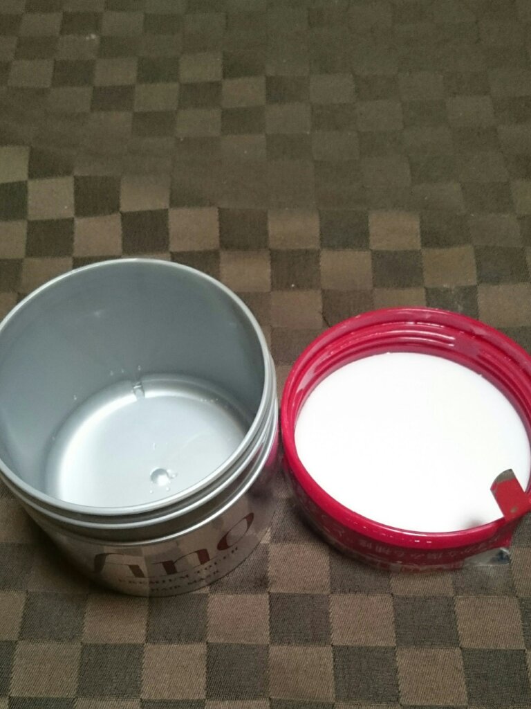 ❇フィーノ❇
❇フィーノ　プレミアムタッチ　濃厚美容液ヘアマスク❇
❇本体230g❇
(特に痛んだ髪用/洗い流すタイプ)
使いきりました✌
ここ数年愛用してるヘアマスク(^_^)💜
シャンプーとコンディショナーはイロイロ代わったりするけど