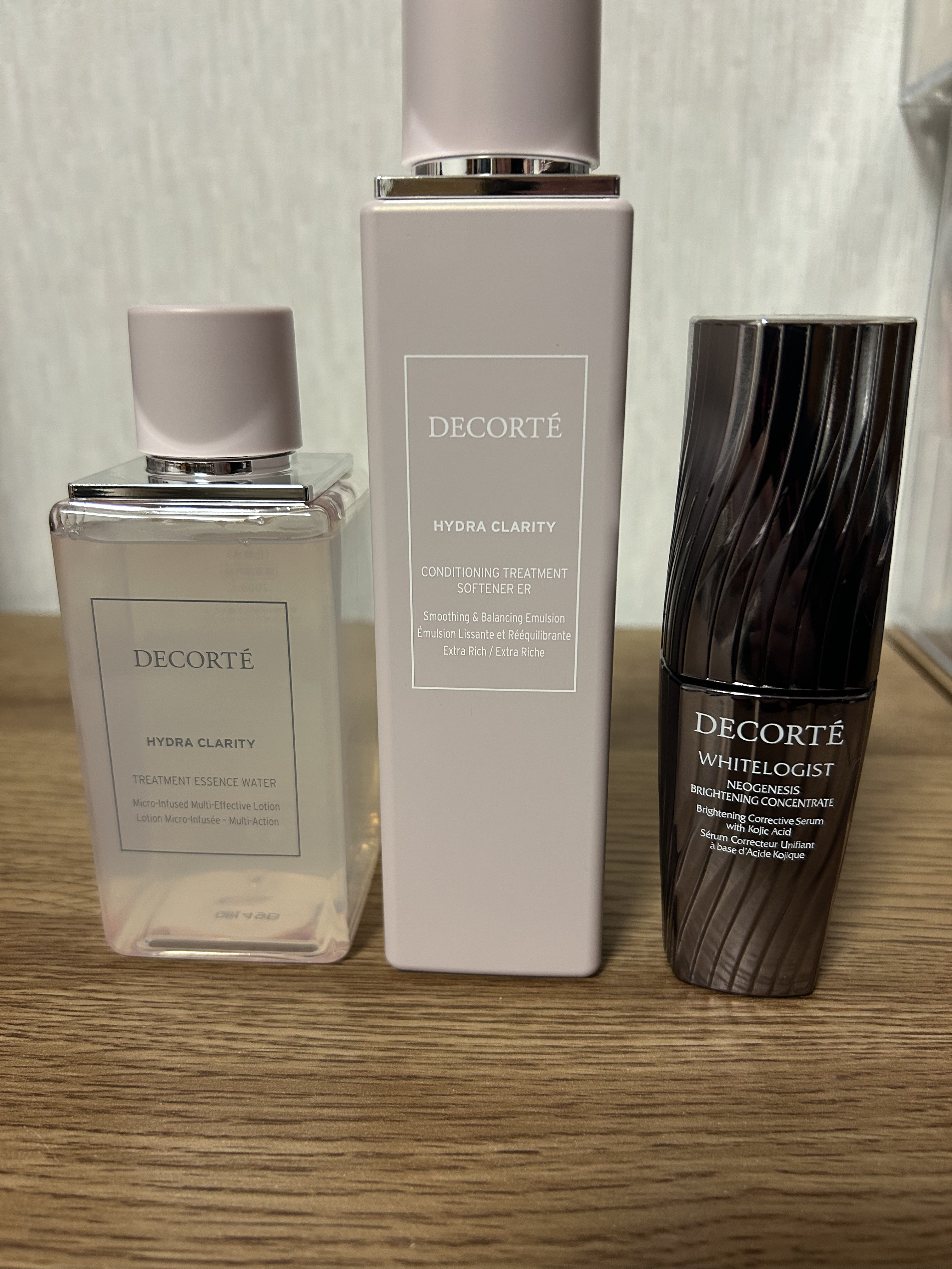 
ユース パワー エッセンス ローションを手離したので
リピして保管していた

🐈‍⬛DECORTÉイドラクラリティ　薬用 トリートメント エッセンス ウォーター🐾

開封しました。
んーやっぱりこっちの方が安心して使える。

イドクラ