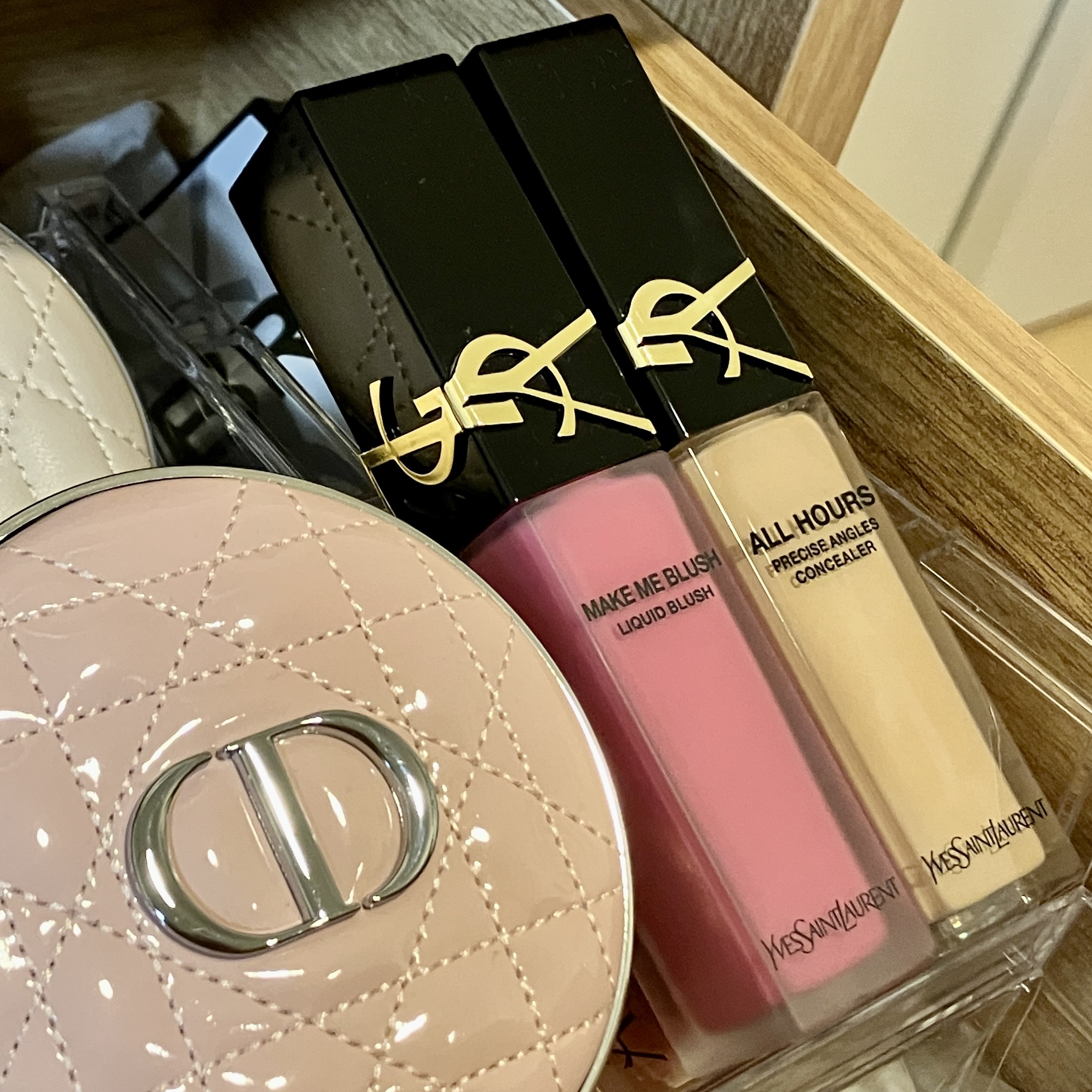 オールアワーズ コンシーラー/YVES SAINT LAURENT BEAUTE/リキッドコンシーラーを使ったクチコミ（1枚目）