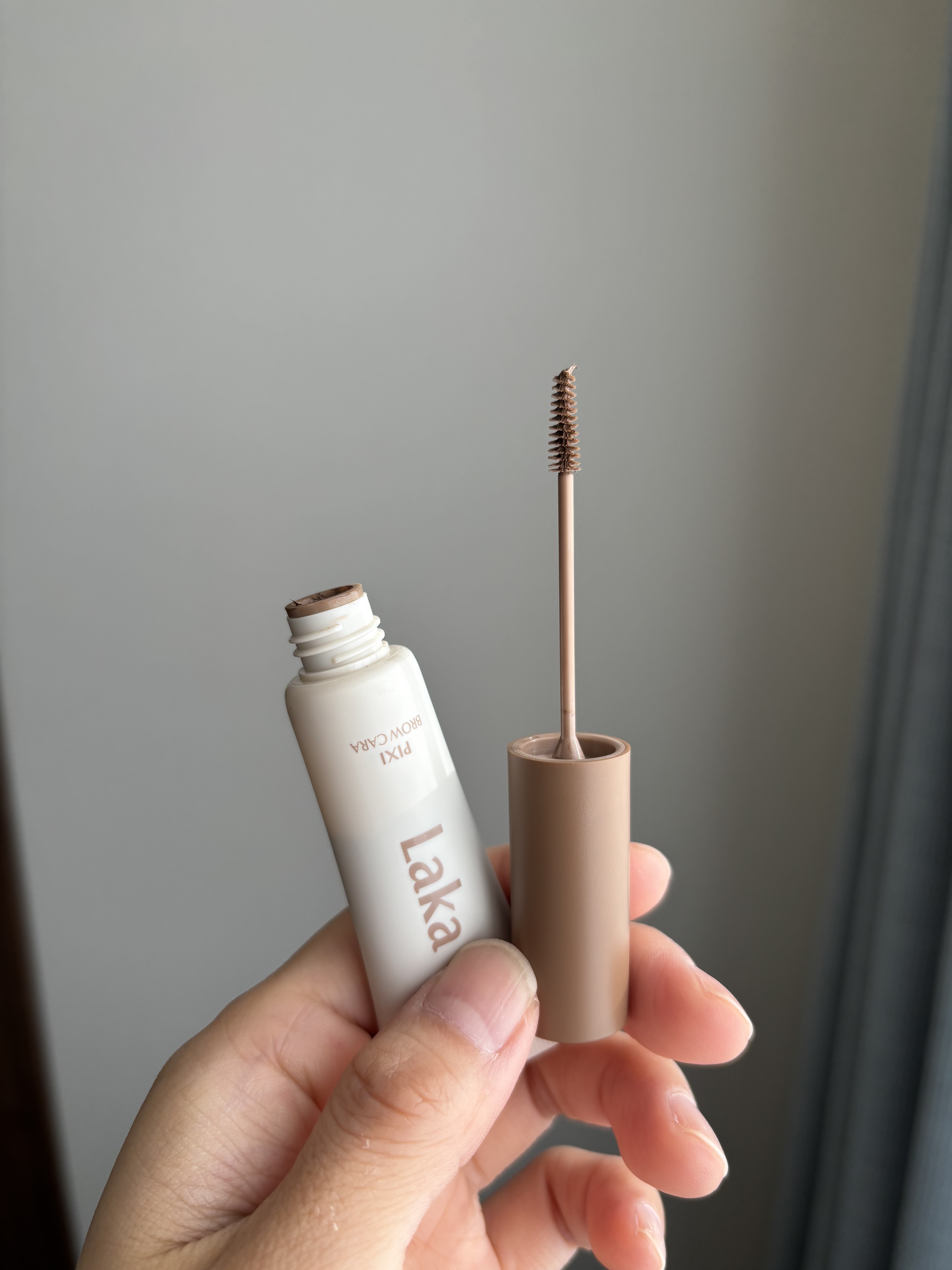 ラカ ピクシーブロウカラ/Laka/眉マスカラを使ったクチコミ（2枚目）