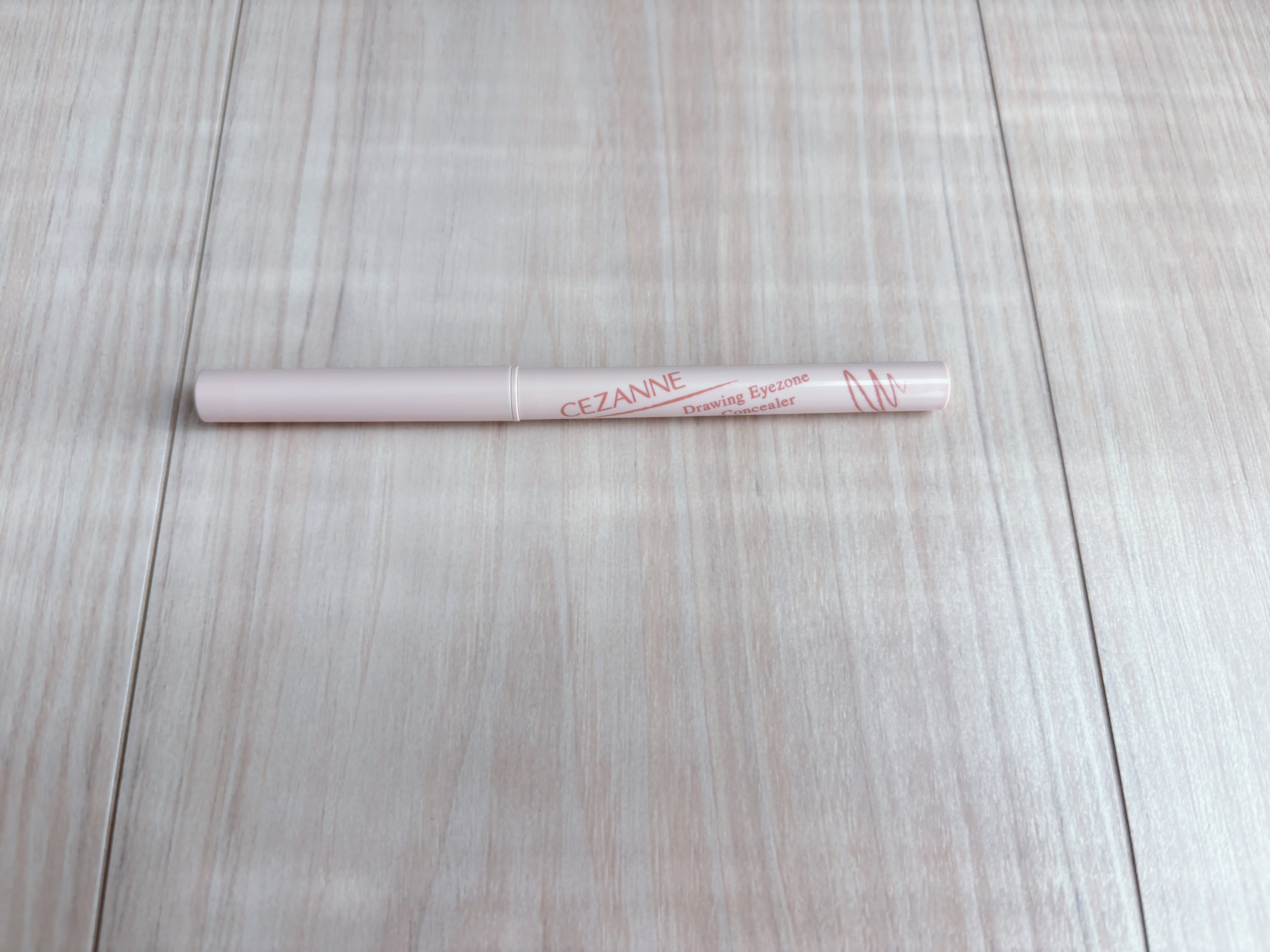 
CEZANNE
描くアイゾーンコンシーラー


使いこなせなかったコスメです


下瞼メイクの正解が分からない…



若い方にはいいのかな



