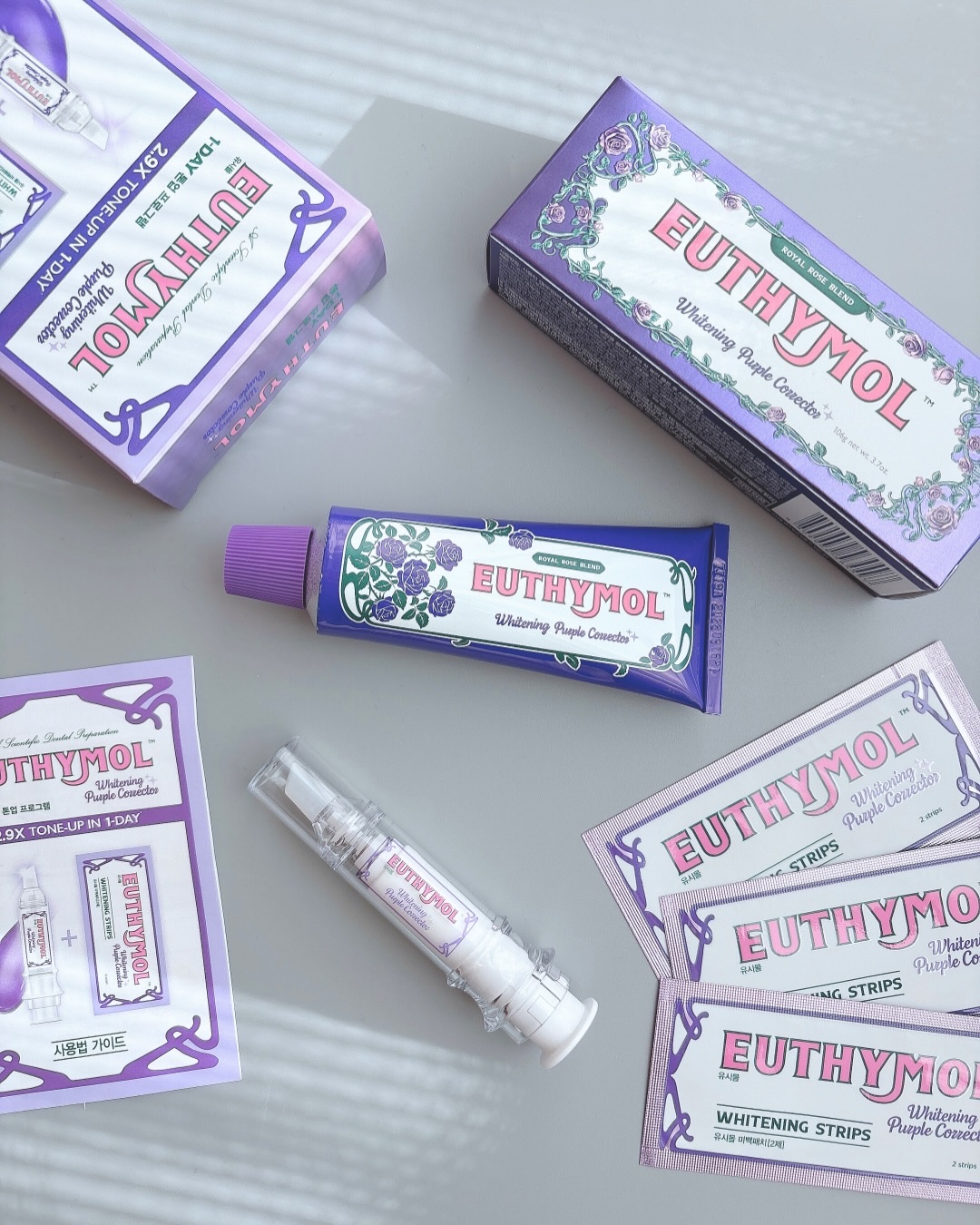 🌹パープルコレクターローズミント歯磨き粉
パープルカラーで黄ばみを自然にカバーして、
使ったあとの歯が明るく見えるのが嬉しいポイント。
ミント×ローズの香りも上品で、毎日のケアがちょっと気分上がる🫶

🌹ホワイトニングパープルコレクタ