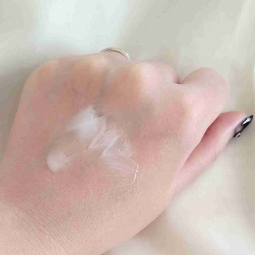 ヘトラス マンゴーシードバター パフューム ハンドクリーム/hetras/ハンドクリームを使ったクチコミ（3枚目）