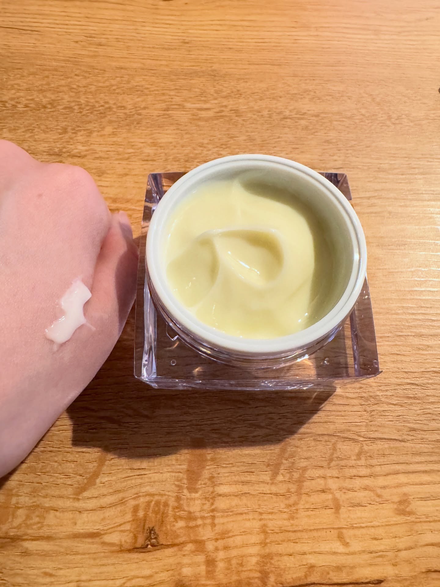 5番 白玉グルタチオンCメラゼロクリーム/numbuzin/フェイスクリームを使ったクチコミ（3枚目）