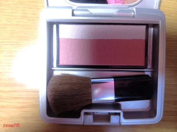 ドラマティックチークカラー (パウダー)/マキアージュ/パウダーチークを使ったクチコミ(3枚目)