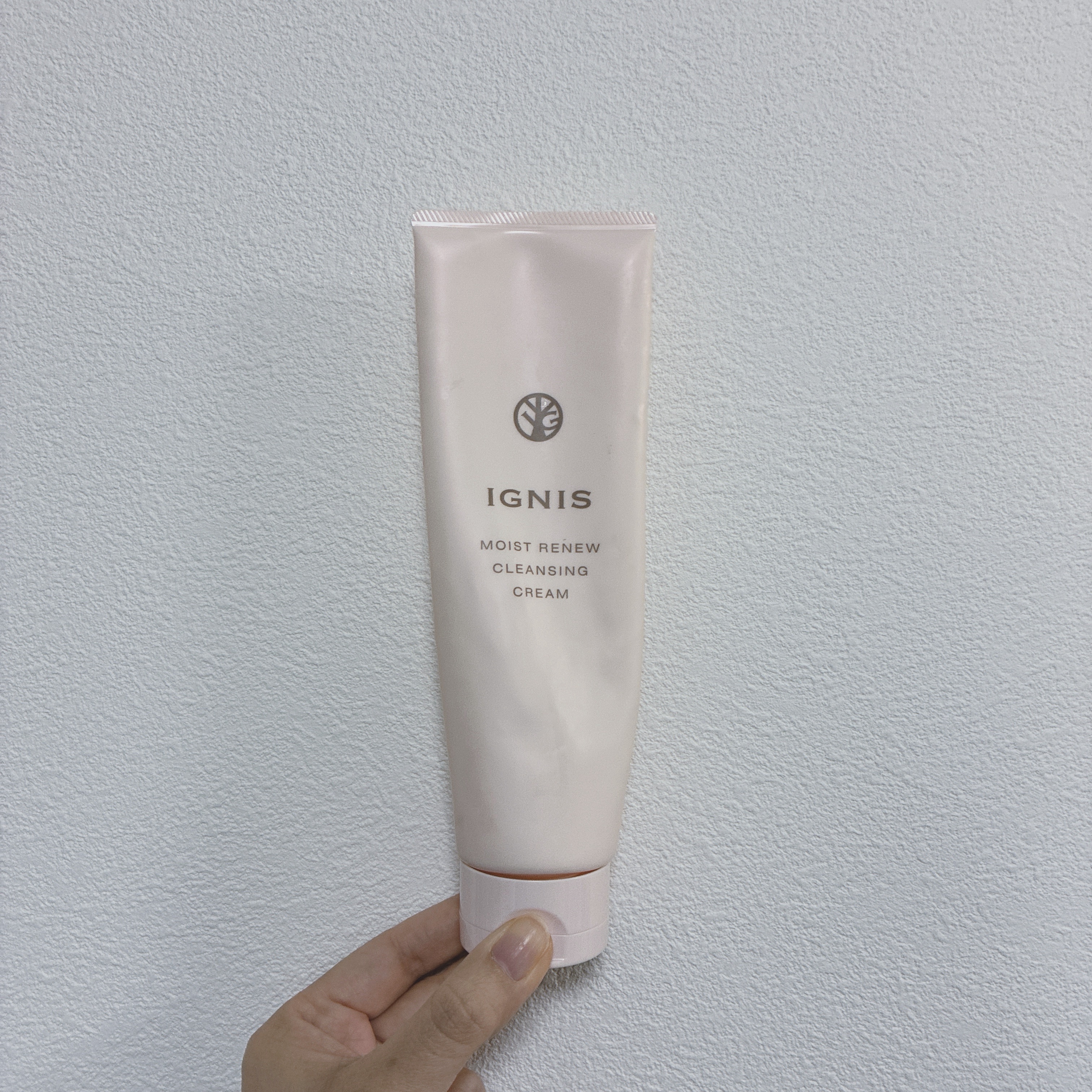 「モイスト クレンジング クリーム」

☘️リピート→△
☘️乾燥が気になる時やナチュラルメイクの時に使用。メイク落ちも程よいし、量も多いので、機会があればまた買いたい！

@ignis_official 
#使い切りスキンケア 
#モイス