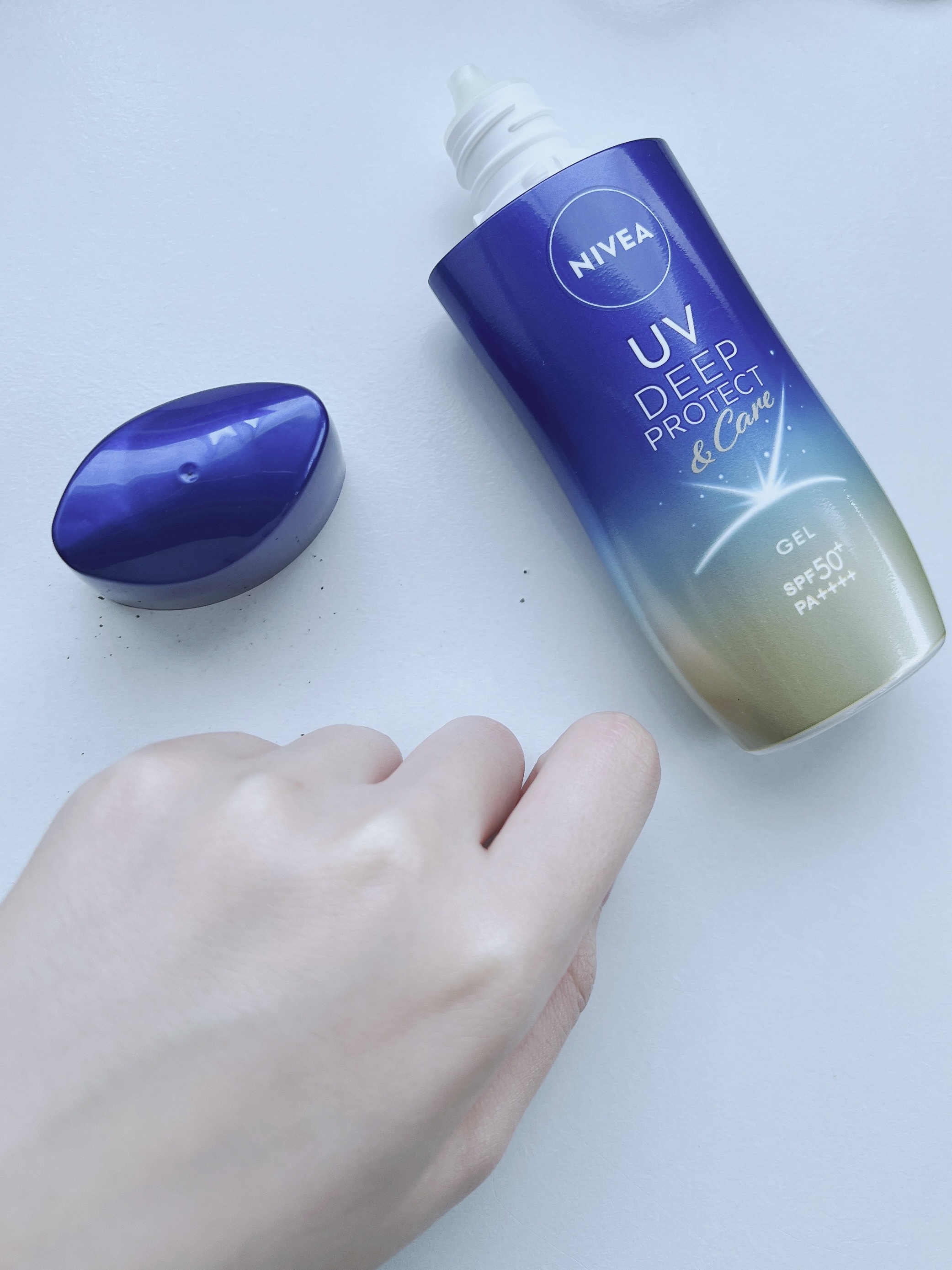 ニベアUV ディープ プロテクト＆ケア ジェル

日やけによるシミ予防UV✳︎

石鹸だけで落とせて便利🧼

🫐予防美容ケア（日やけによるシミ予防）ができる

🫐乾燥による小ジワを目立たなくする

🫐ツヤを感じる密着膜は肌をまもるサ