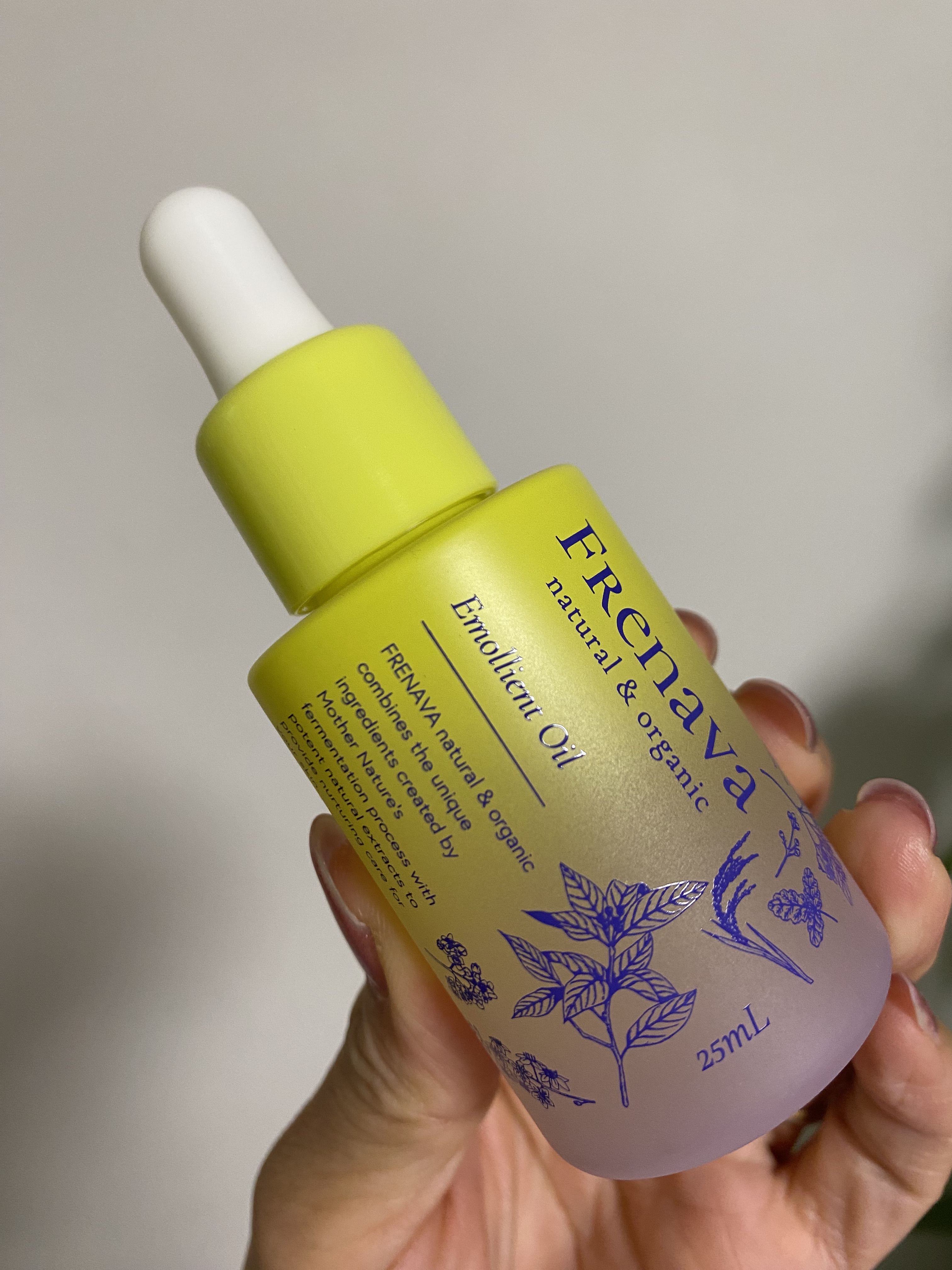 FRENAVA natural&organic エモリエントオイルのクチコミ「FRENAVA natural＆organic 
エモリエントオイル

全身に使えるオイルなの.....」（1枚目）
