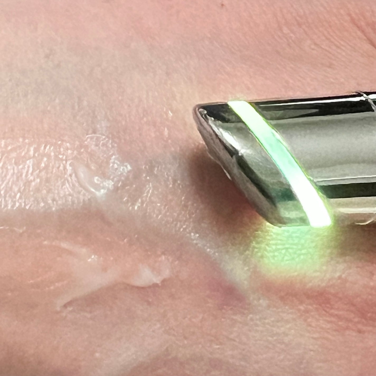 NMNプラスリフトアイクリーム/CHARDE/アイケア・アイクリームを使ったクチコミ(3枚目)