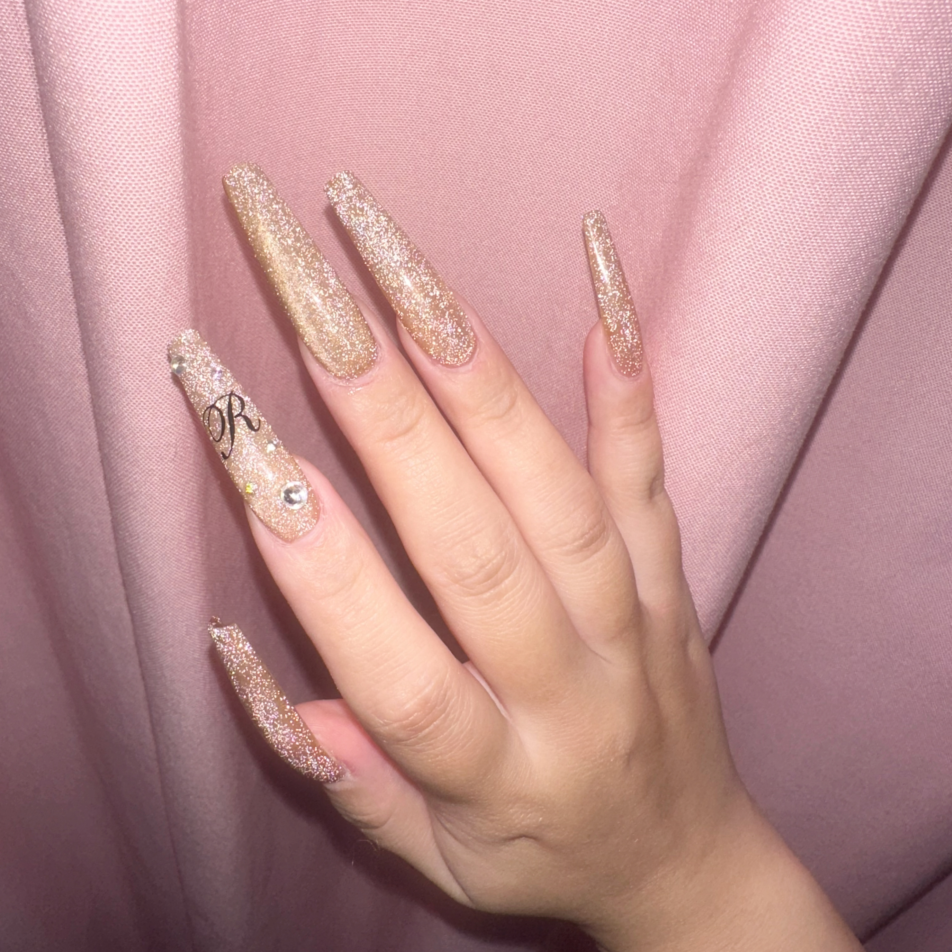 #セルフネイル,#ロングネイル,#イニシャルネイル,#いつかのネイル,#ゴールドネイルのネイルデザイン