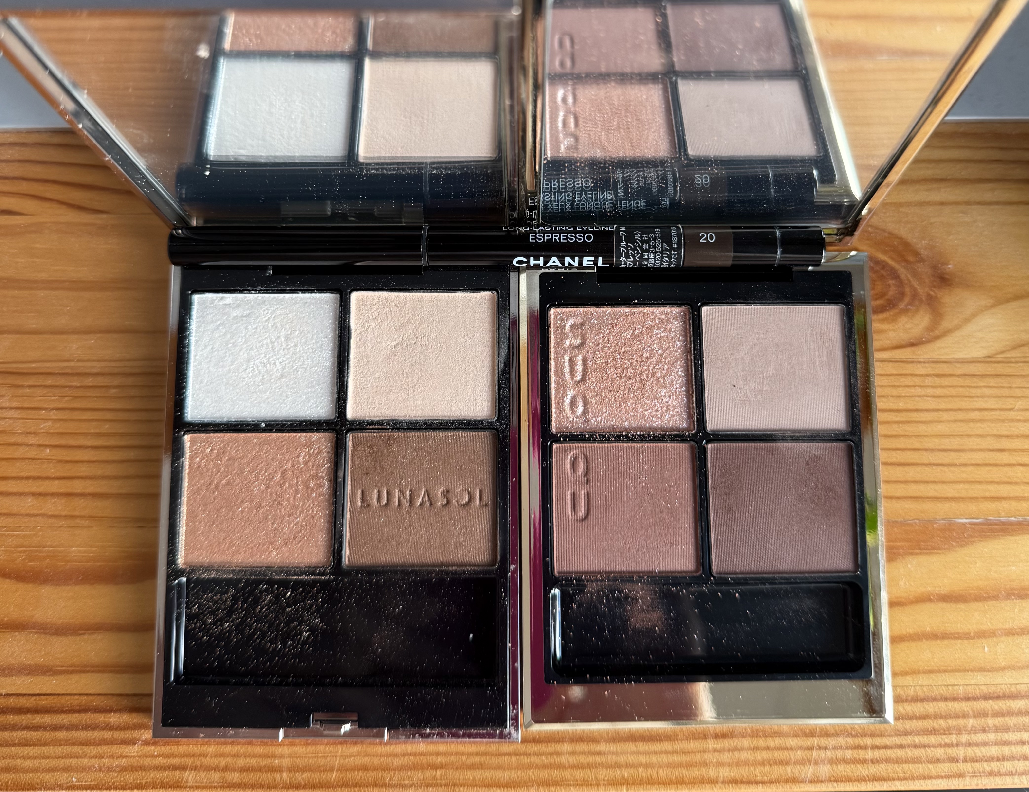 シグニチャー カラー アイズ S02 霜華 -SOUKA　[限定色]/SUQQU/アイシャドウパレットを使ったクチコミ（2枚目）