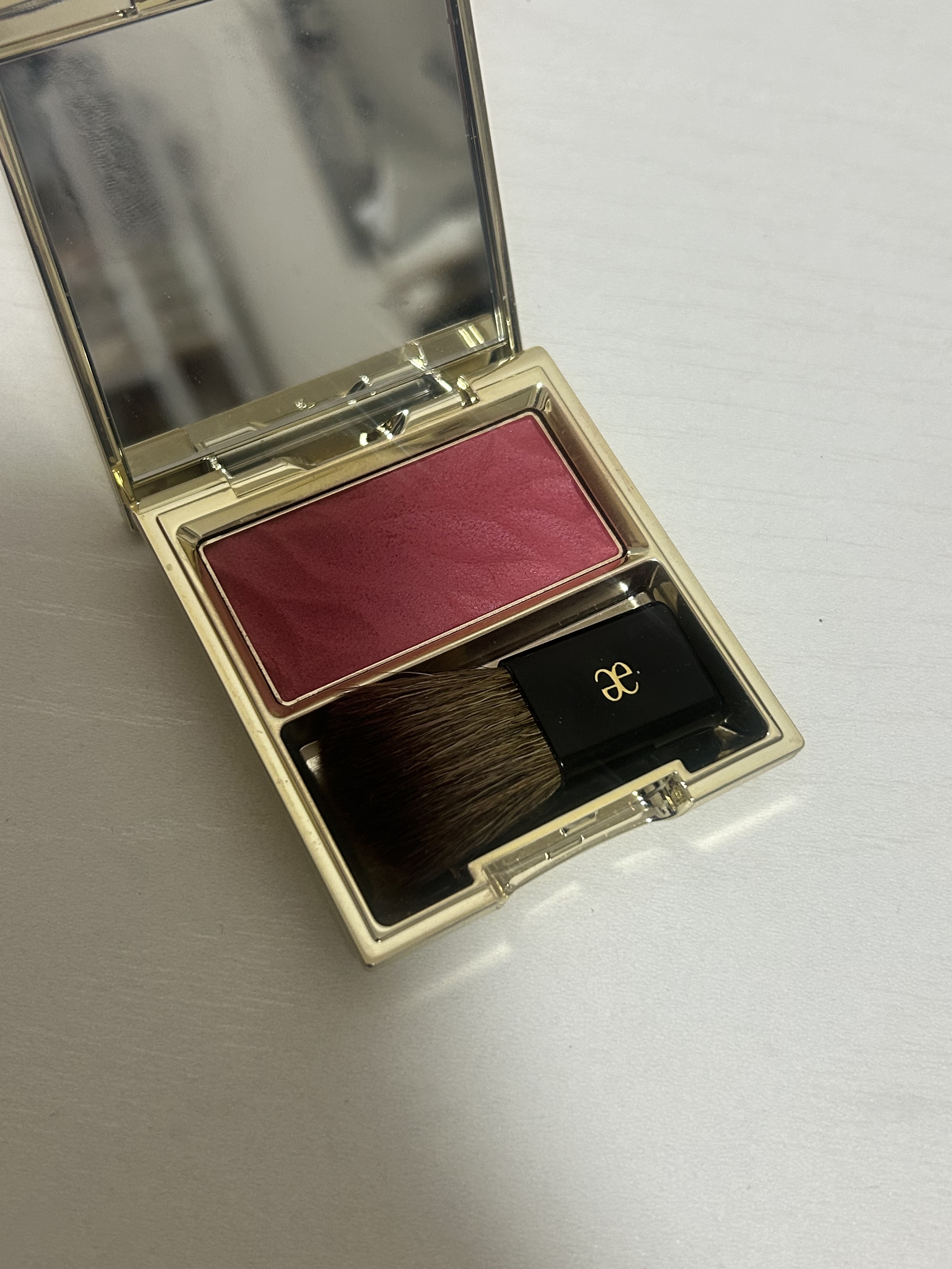 エモーショナル フェイス RD301/Elégance/パウダーチークを使ったクチコミ（1枚目）