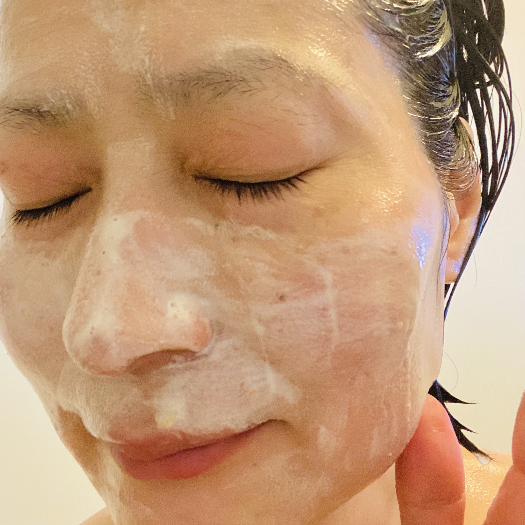 サナ グラスーン グルタブライト ＶＣ ハイドロポアクリーン/GLASSOON/スクラブ・ゴマージュを使ったクチコミ（3枚目）