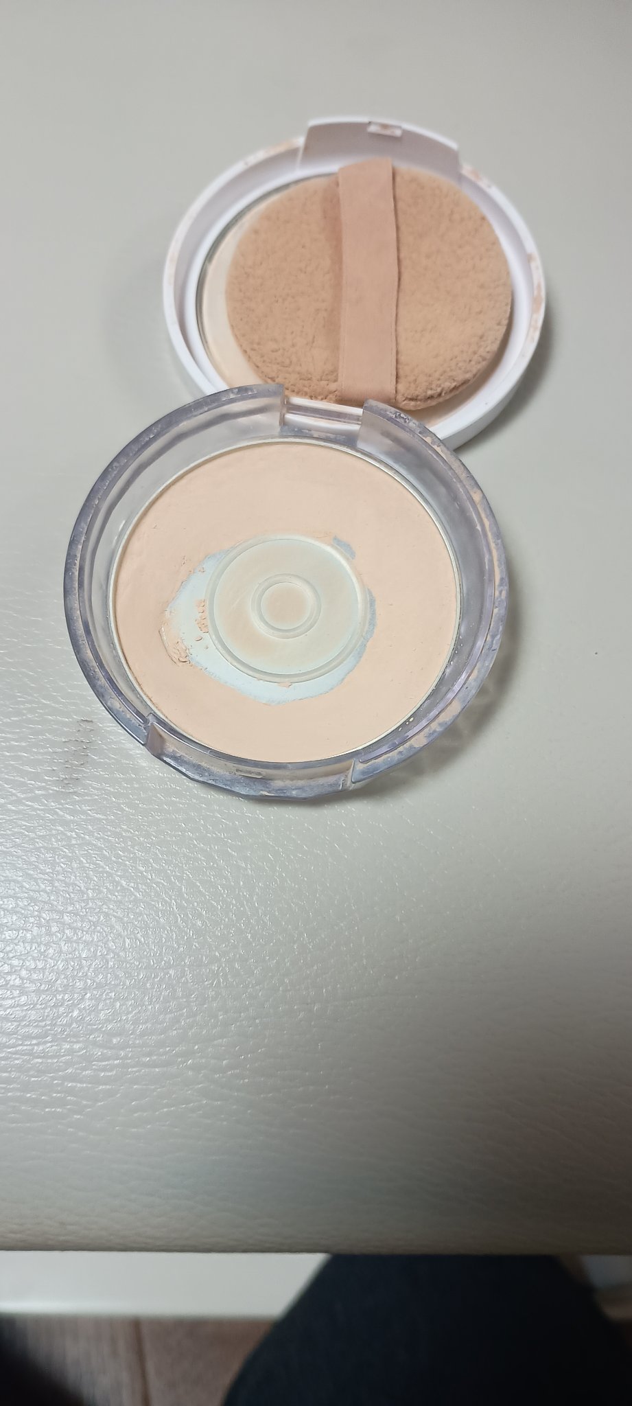 UVクリアフェイスパウダー/CEZANNE/プレストパウダーを使ったクチコミ（1枚目）