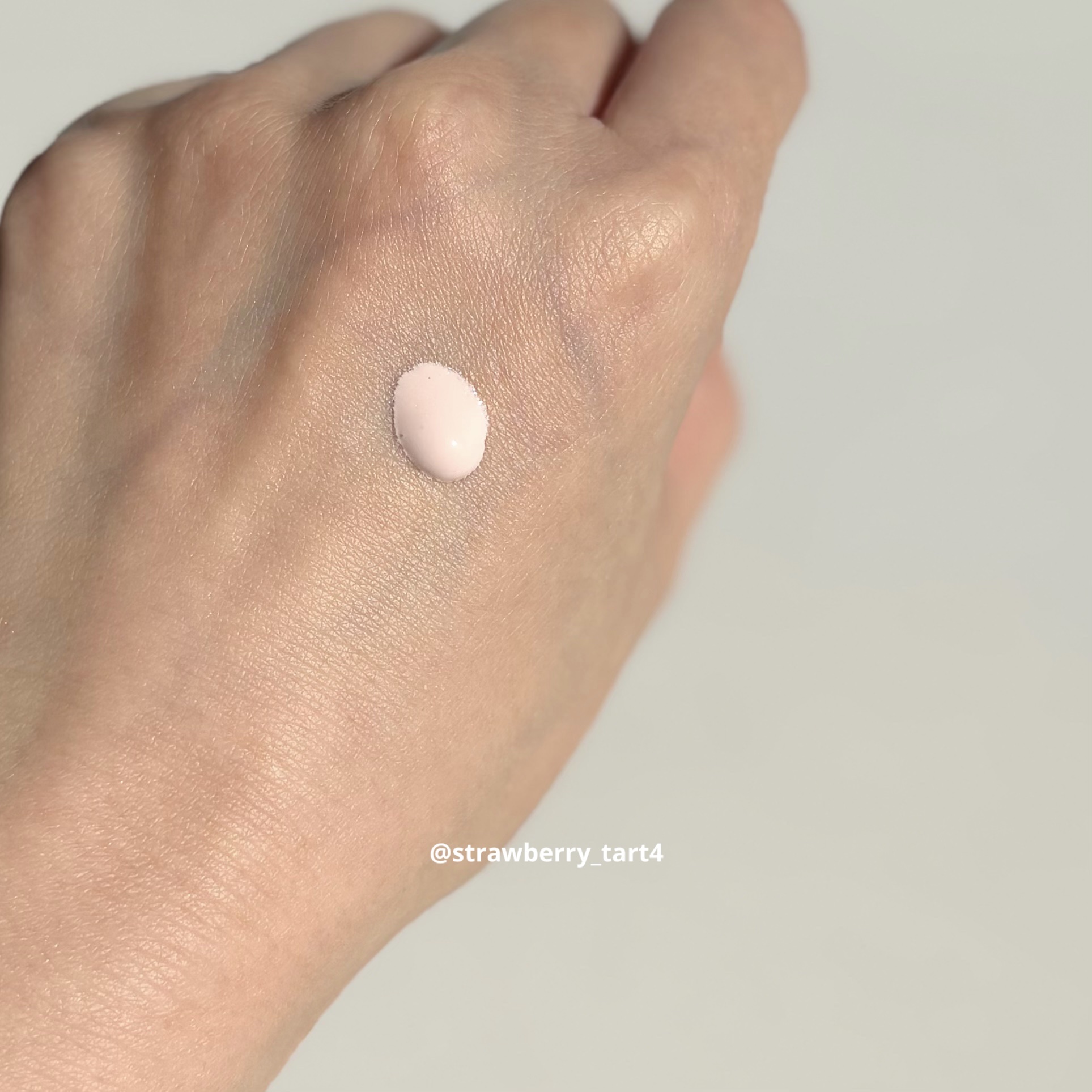 モイスチュアライジング プライマー/PAUL & JOE BEAUTE/化粧下地を使ったクチコミ（2枚目）