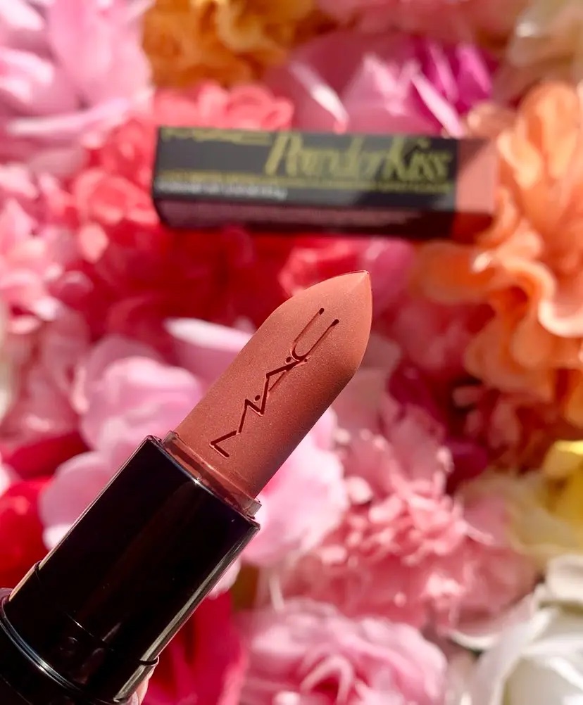 コスメ購入品
ＭＡＣ　マック

POWDER KISS 
パウダー キス ヘイジー マット リップスティック

私が購入したのは
#314
マルイット オーバー

塗るだけでめちゃくちゃおしゃれな顔になる絶妙カラーと塗り心地のよさ🥹〰︎�