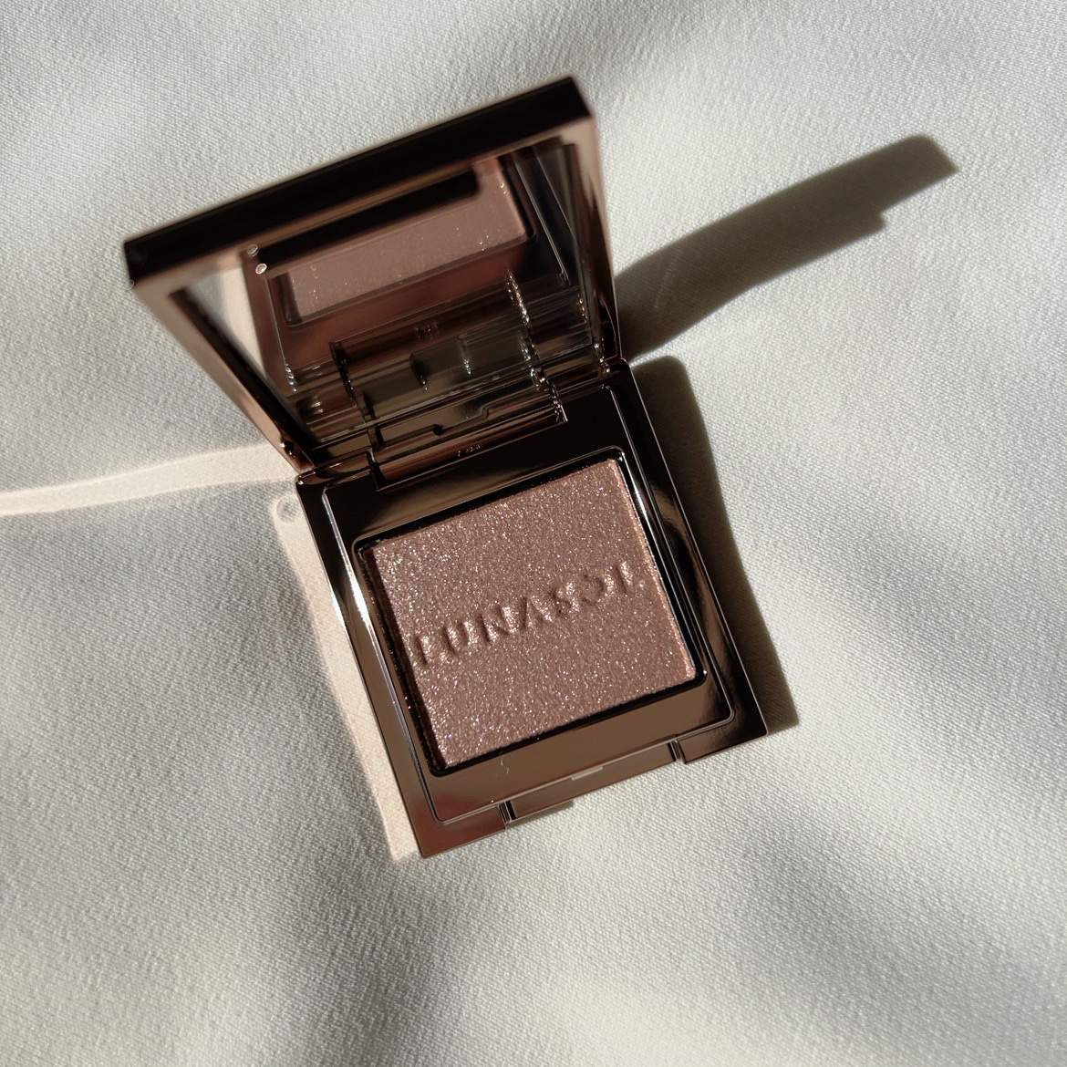 ルナソル モノアイカラーレーション/LUNASOL/単色アイシャドウを使ったクチコミ（2枚目）