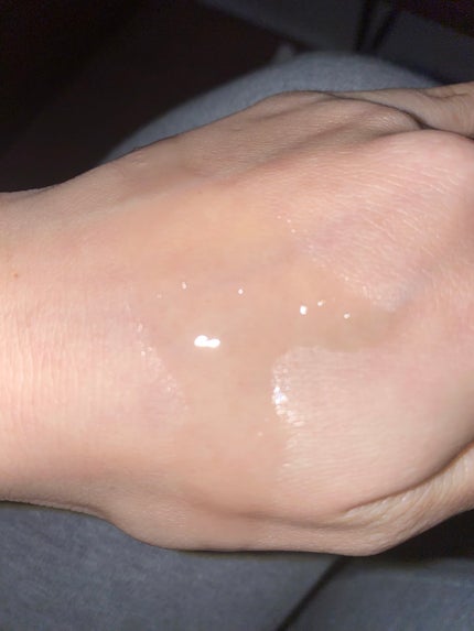 fem tone デリケートケア ボタニカルオイル のクチコミ「
肌馴染みが良くてなめらかな伸びの良いテクスチャーで使い心地が良いし、べたつきがなくスッと肌に.....」(2枚目)