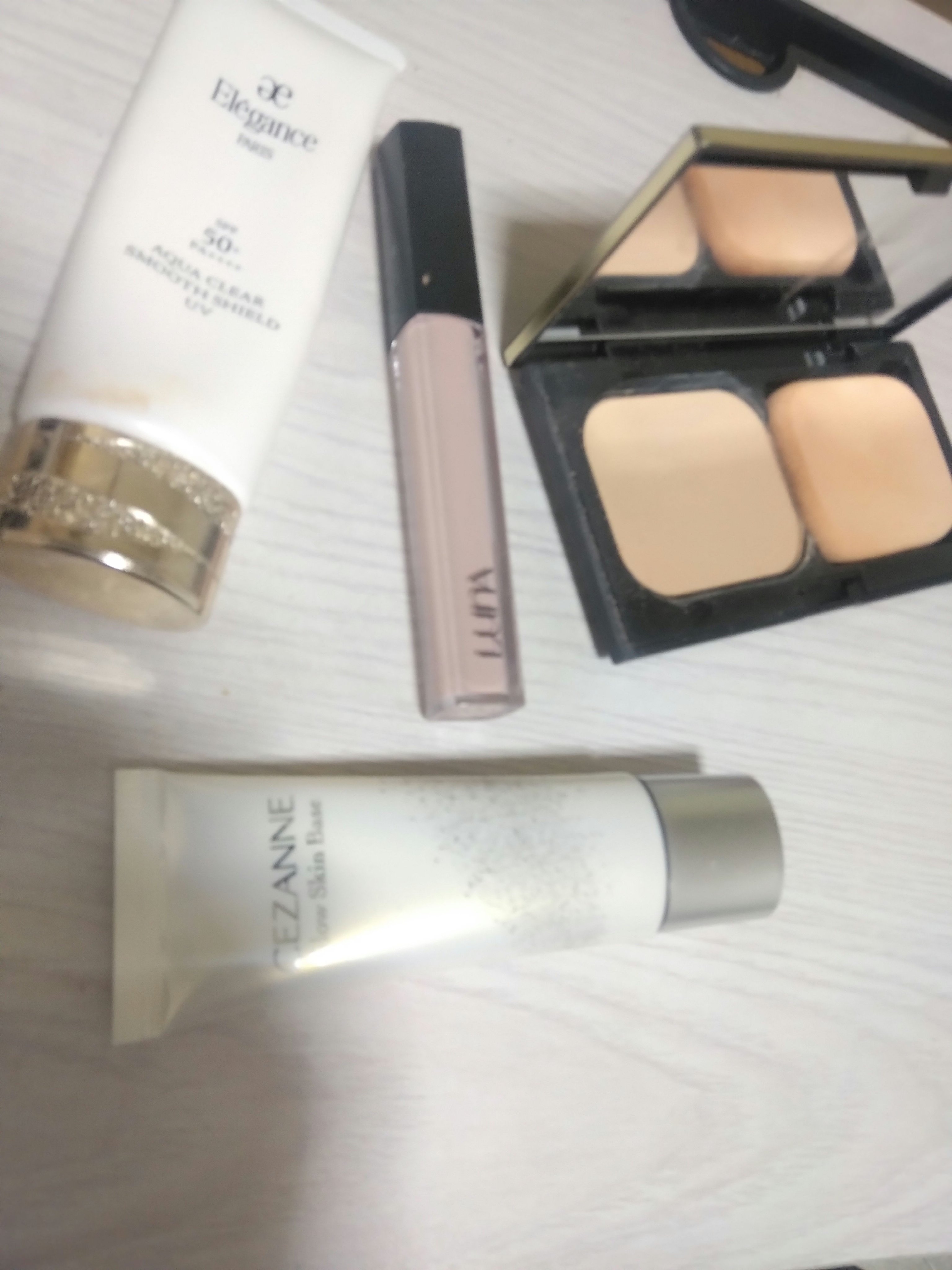 エクシア ラディグロウ パウダー ファンデーション/ALBION/パウダーファンデーションを使ったクチコミ（1枚目）