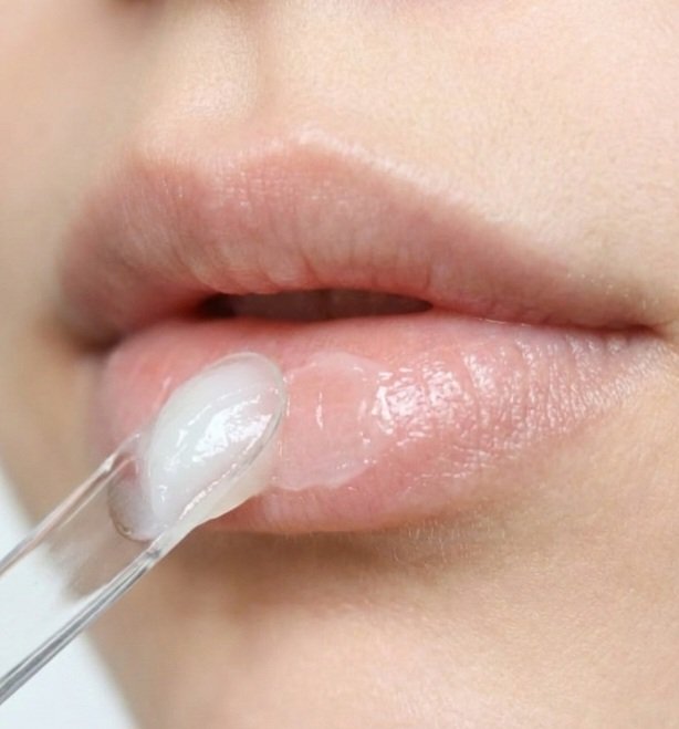 セラミド  リップ バーム /ILLIYOON/リップバームを使ったクチコミ（2枚目）