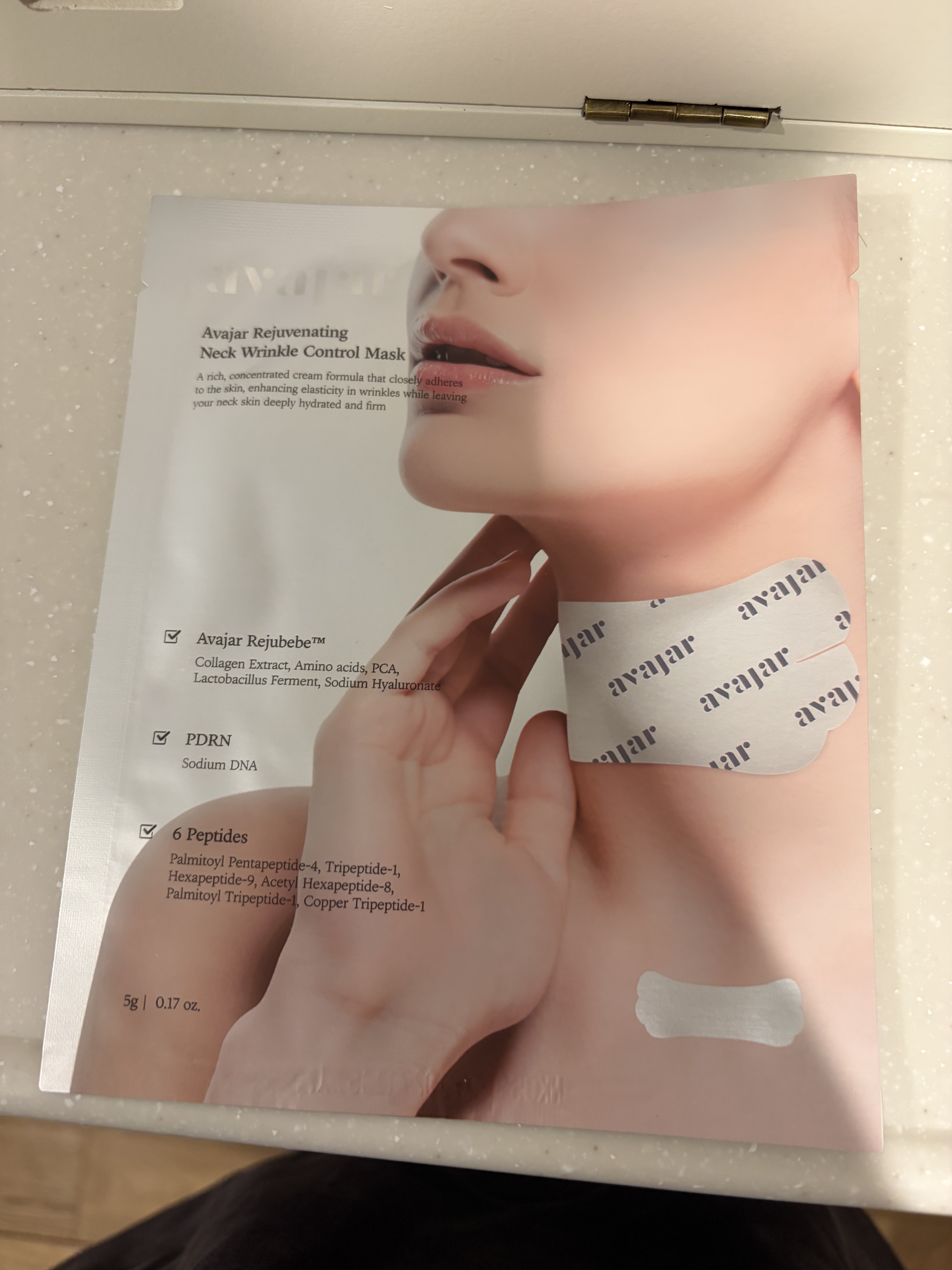 リジュビネイティングネックリンクルコントロールマスク/avajar/ネック・デコルテケアを使ったクチコミ（2枚目）