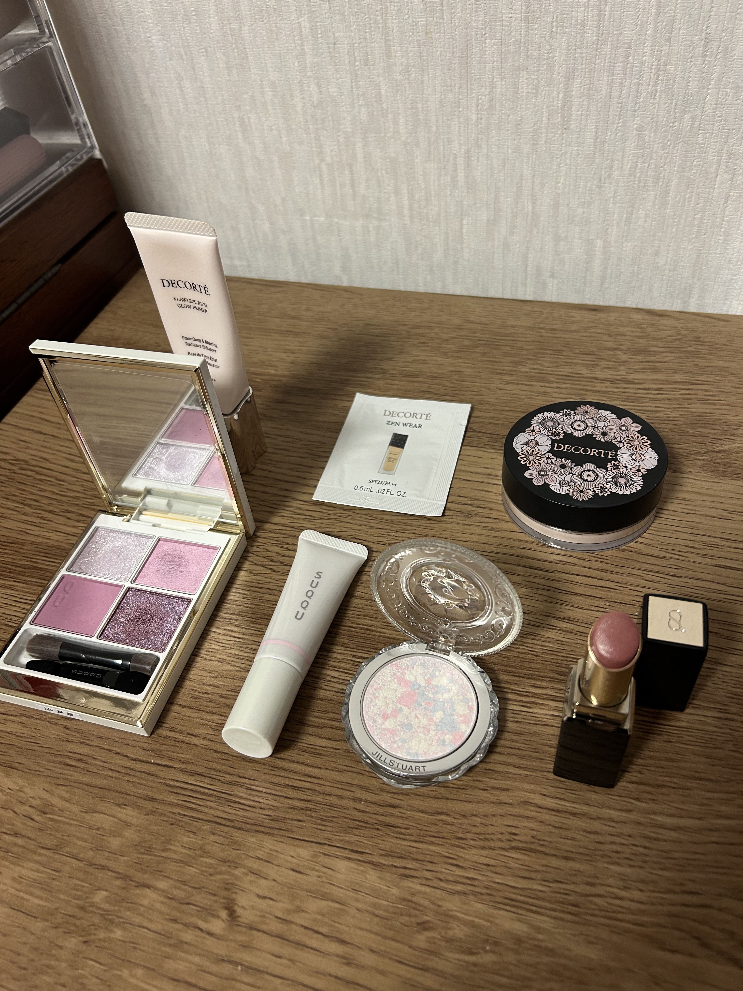 モイスチャー グレイズ リップスティック 109 夢詠 -YUMEYOMI（限定色）/SUQQU/口紅を使ったクチコミ（2枚目）