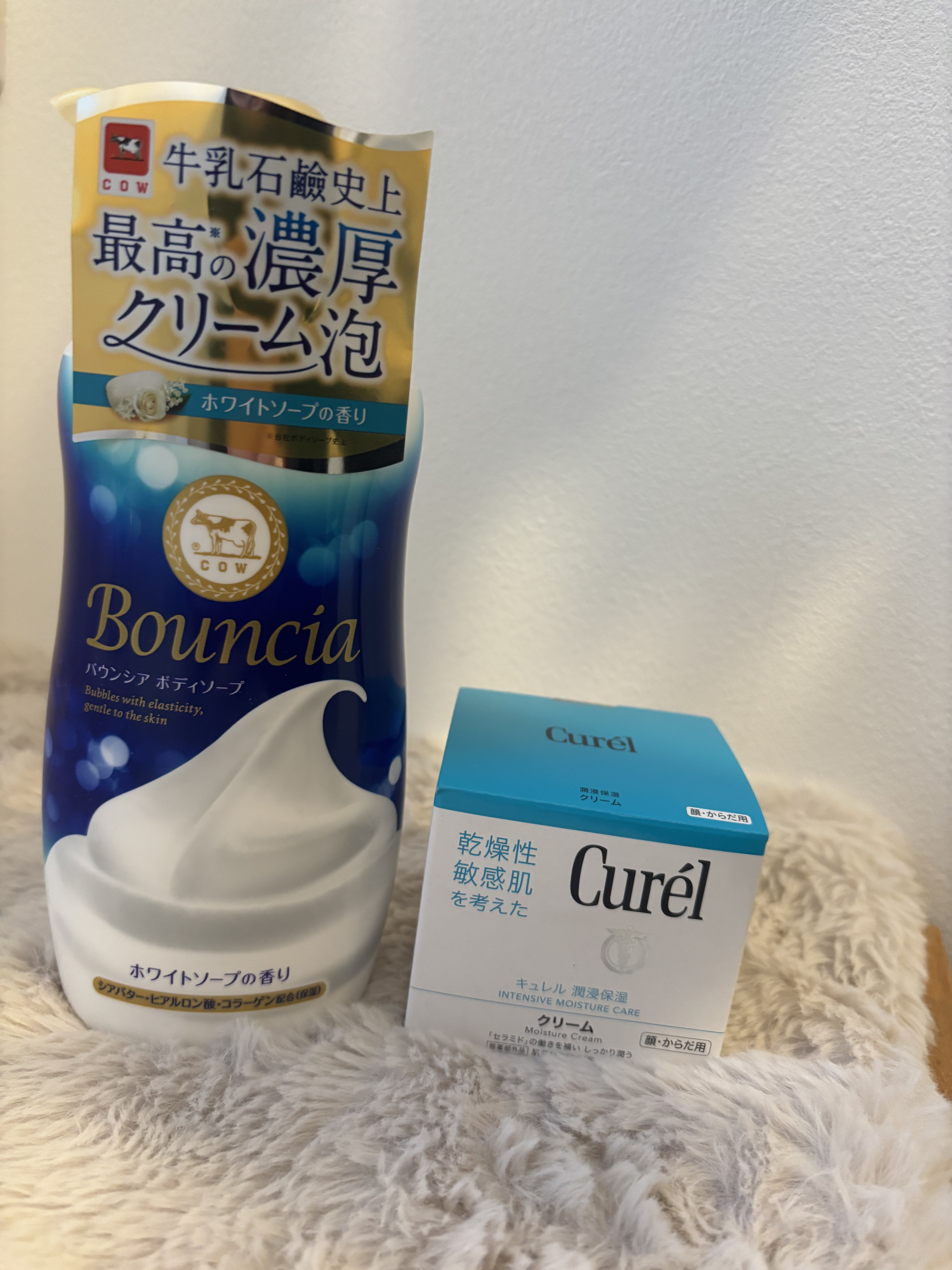 久しぶり✨リップスショッピング🛍✨️

①Bouncia
バウンシア ボディソープ 
ホワイトソープの香り

ポンプ付 480ml

¥658〜

②キュレル
クリーム

¥1,650

2つ買って、ポイント使って、1433円( ¨̮ )