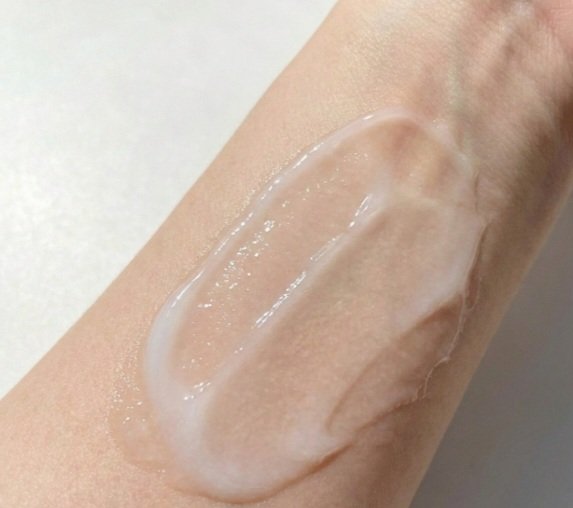 薬用しみ対策美白ジェル/メラノCC/フェイスクリームを使ったクチコミ（2枚目）