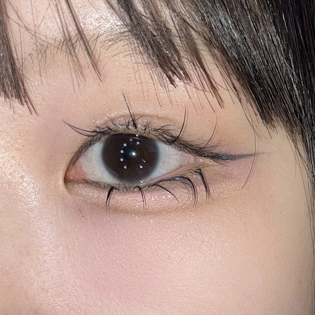 【今日のメイク】やっぱりKATE盛れる

ナチュラルに盛れるといえばこのアイシャドウ
⚪️KATE
ポッピングシルエットシャドウ
使ったカラーはMV-1モーヴポップ。

指でガシガシ塗ってもこの仕上がり。
すんごく使いやすい。

ラメも繊細