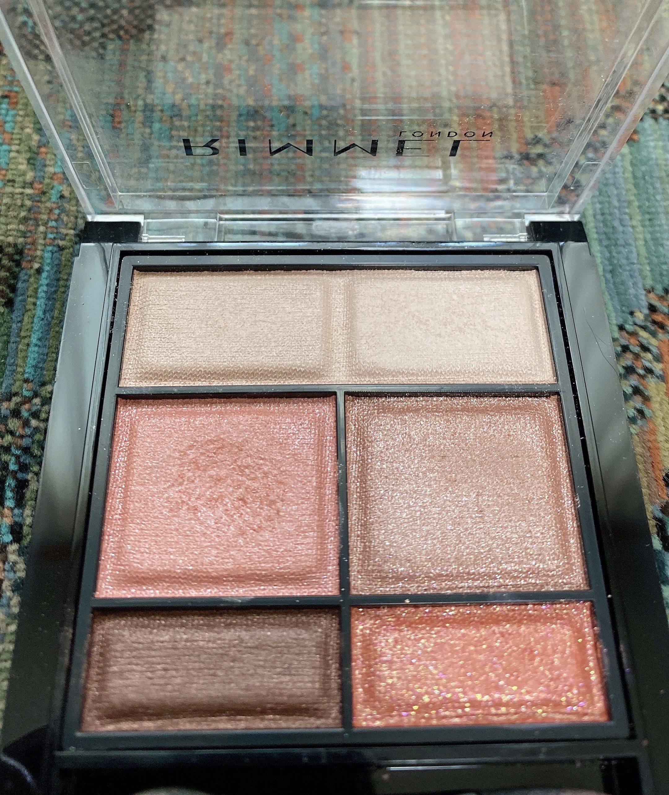 ワンダー スウィート アイシャドウ/リンメル ロンドン/アイシャドウパレットを使ったクチコミ（1枚目）