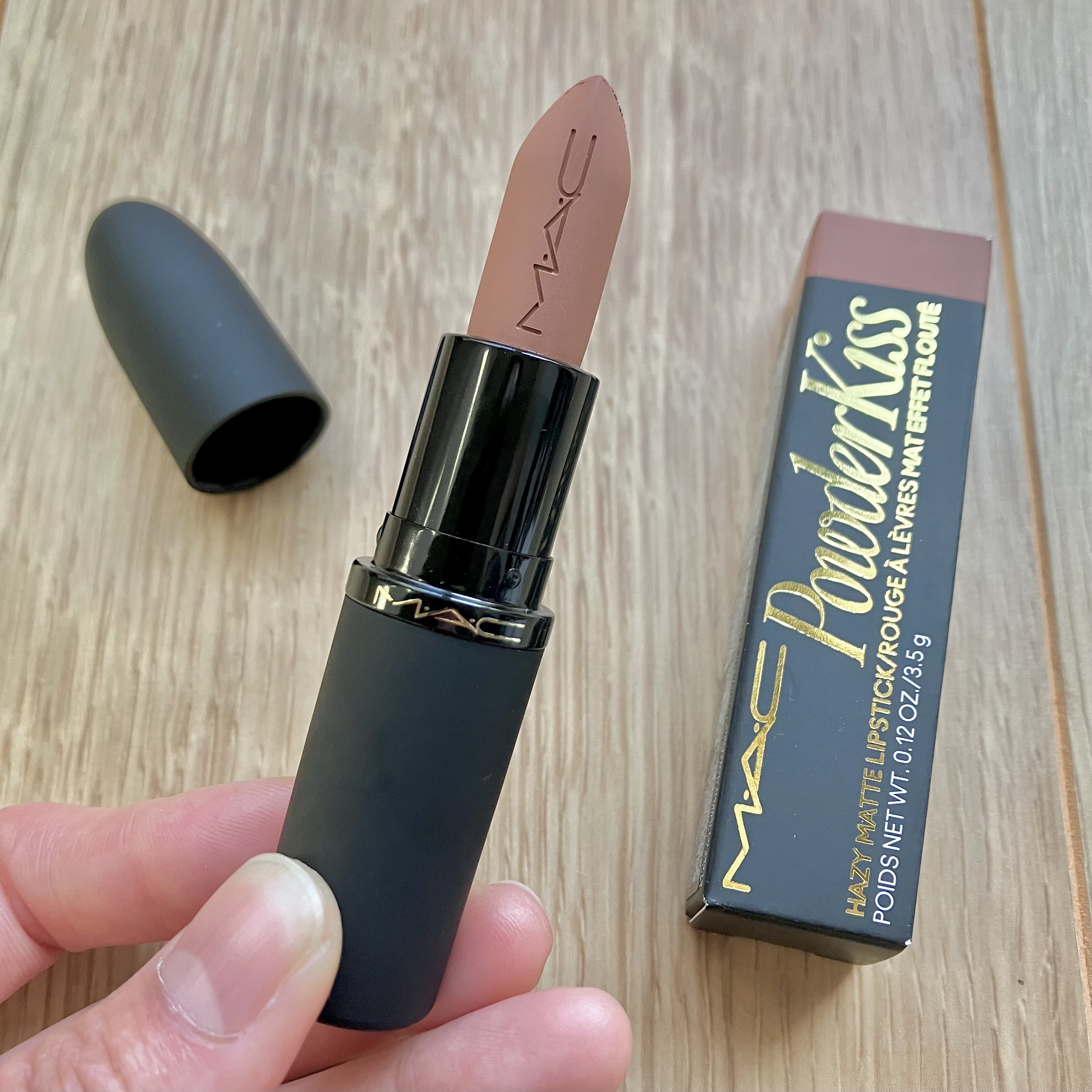 パウダー キス ヘイジー マット リップスティック/M・A・C/口紅を使ったクチコミ（1枚目）