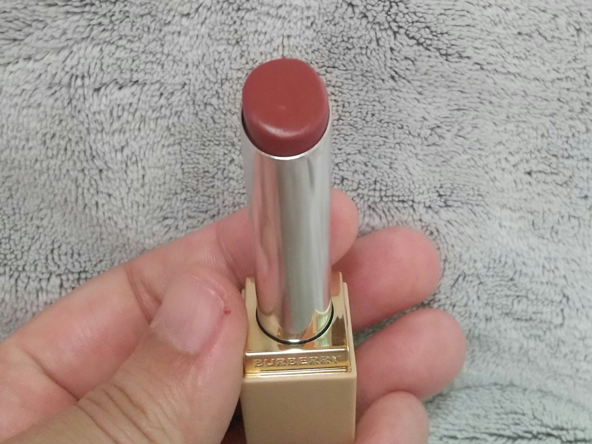 バーバリー ブリット シャイン 605 KENSINGTON CRUSH/Burberry Beauty/口紅を使ったクチコミ（2枚目）