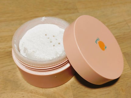 SKINFOOD ピーチコットン マルチフィニッシュパウダーのクチコミ「SKINFOODのピーチコットン マルチフィニッシュパウダーを購入。
皮脂を抑えてくれるのだけ.....」(2枚目)