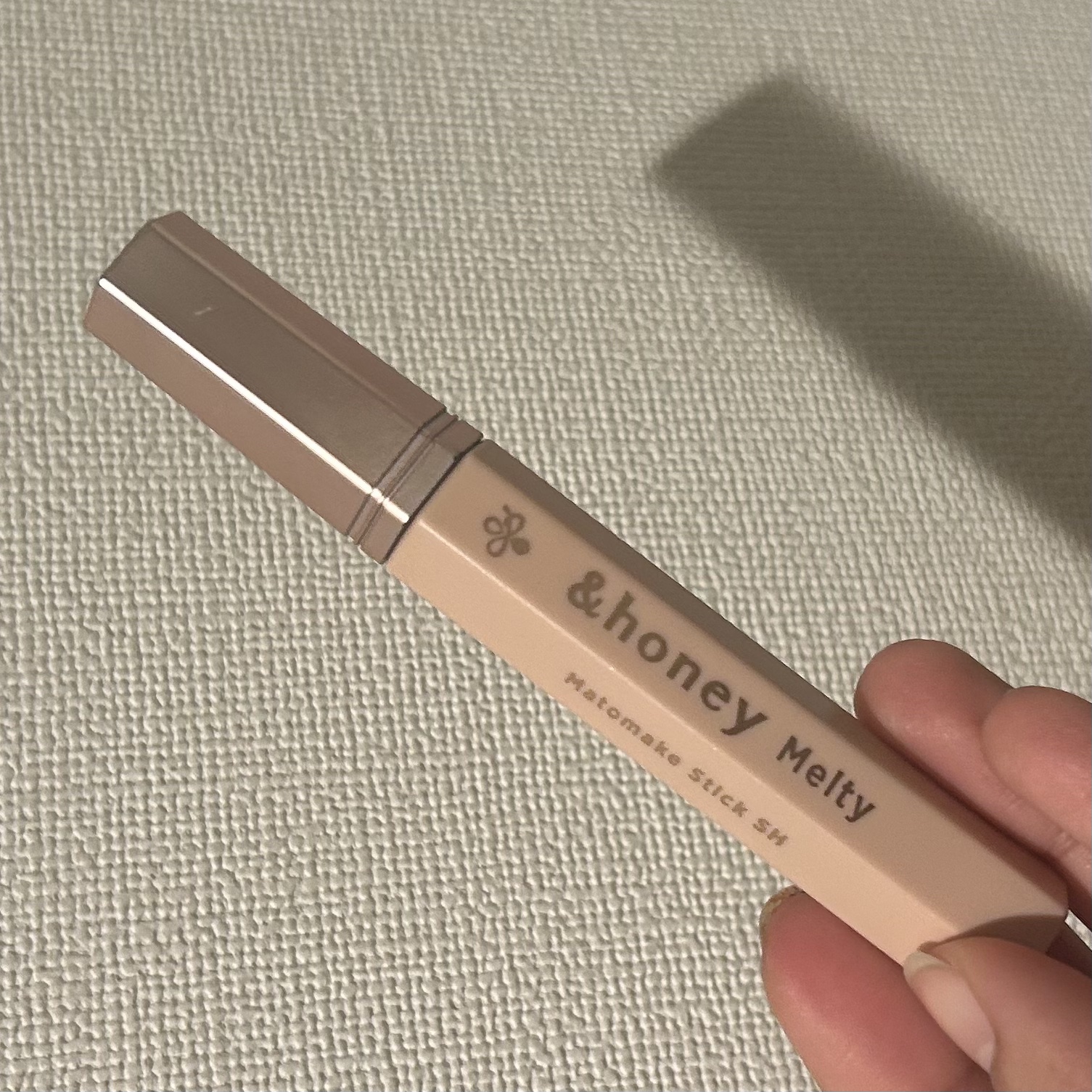 アンドハニー メルティ マトメイクスティック スーパーホールド 4.0/&honey/ヘアジェルを使ったクチコミ（1枚目）