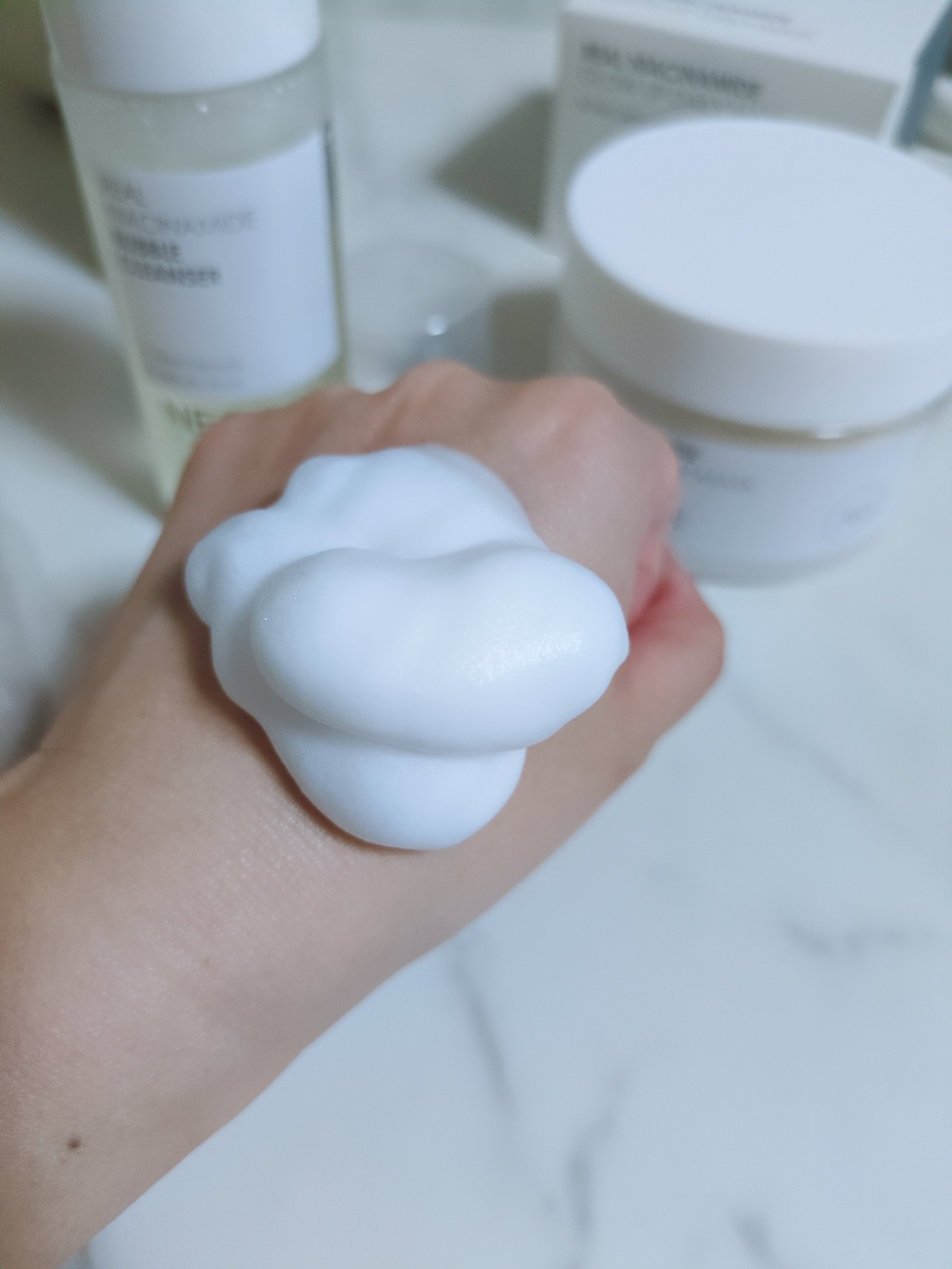 NEOGEN リアルナイアシンアミドグローアップクレンジングフォームのクチコミ「NEOGEN

◯リアルナイアシンアミドグローアップクレンジングフォーム

NEOGENの人気.....」（3枚目）