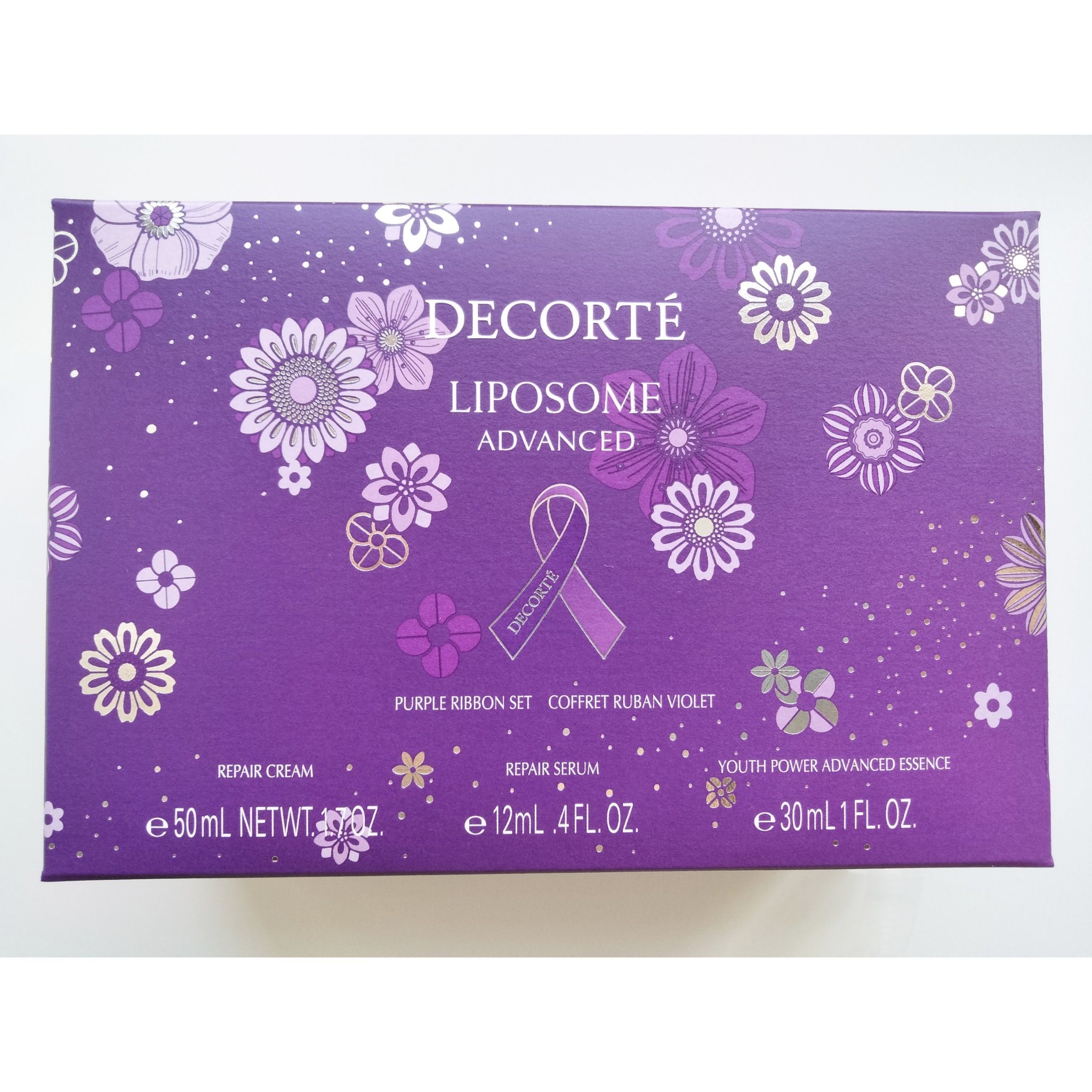 DECORTÉリポソーム アドバンスト　リペアクリーム

去年のクリスマスコフレ✨✨

リポソーム アドバンスト　リペアクリームのお値段で
リポソーム アドバンスト　リペアセラム、ユース パワー エッセンス ローションのミニサイズが付いてる