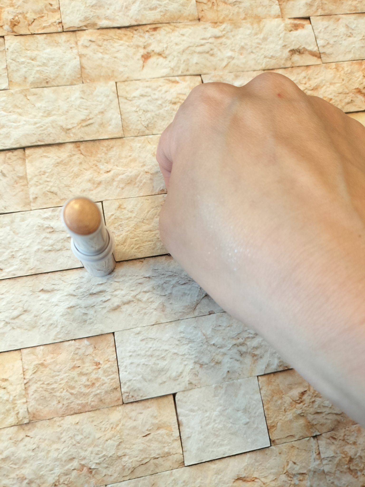 ハイドロゼリーグロウスティック/Ui2./スティックアイシャドウを使ったクチコミ（2枚目）