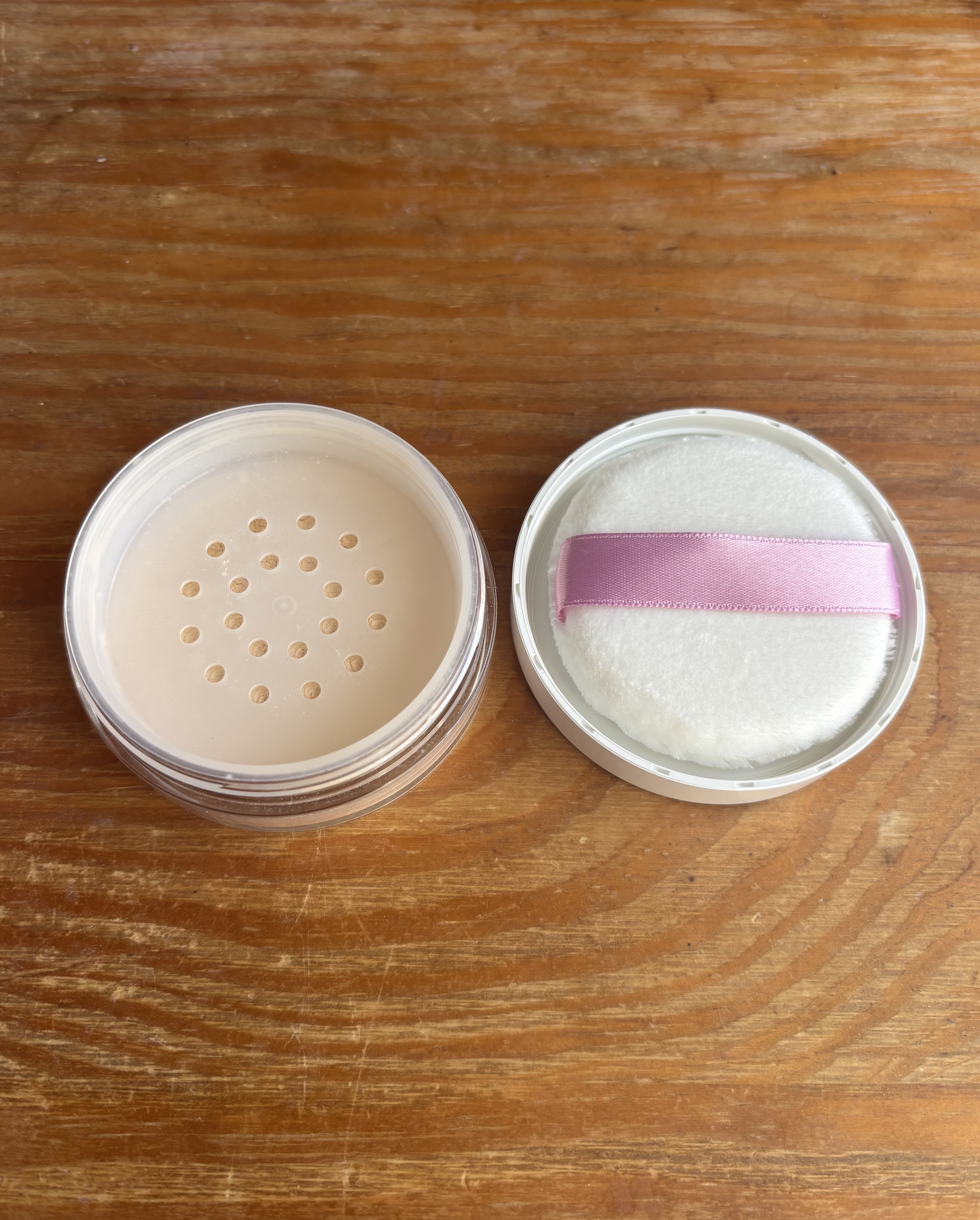 ホワイトピュアパウダー＜ナチュラル＞/CandyDoll/ルースパウダーを使ったクチコミ（2枚目）