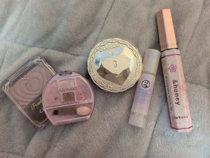 メンソレータム メンソレータムリップZNのクチコミ「 #メイクポーチ見せて
#ブルベ夏(自称)
🎀&honeyアンドハニーのマトメイク スティッ.....」(1枚目)