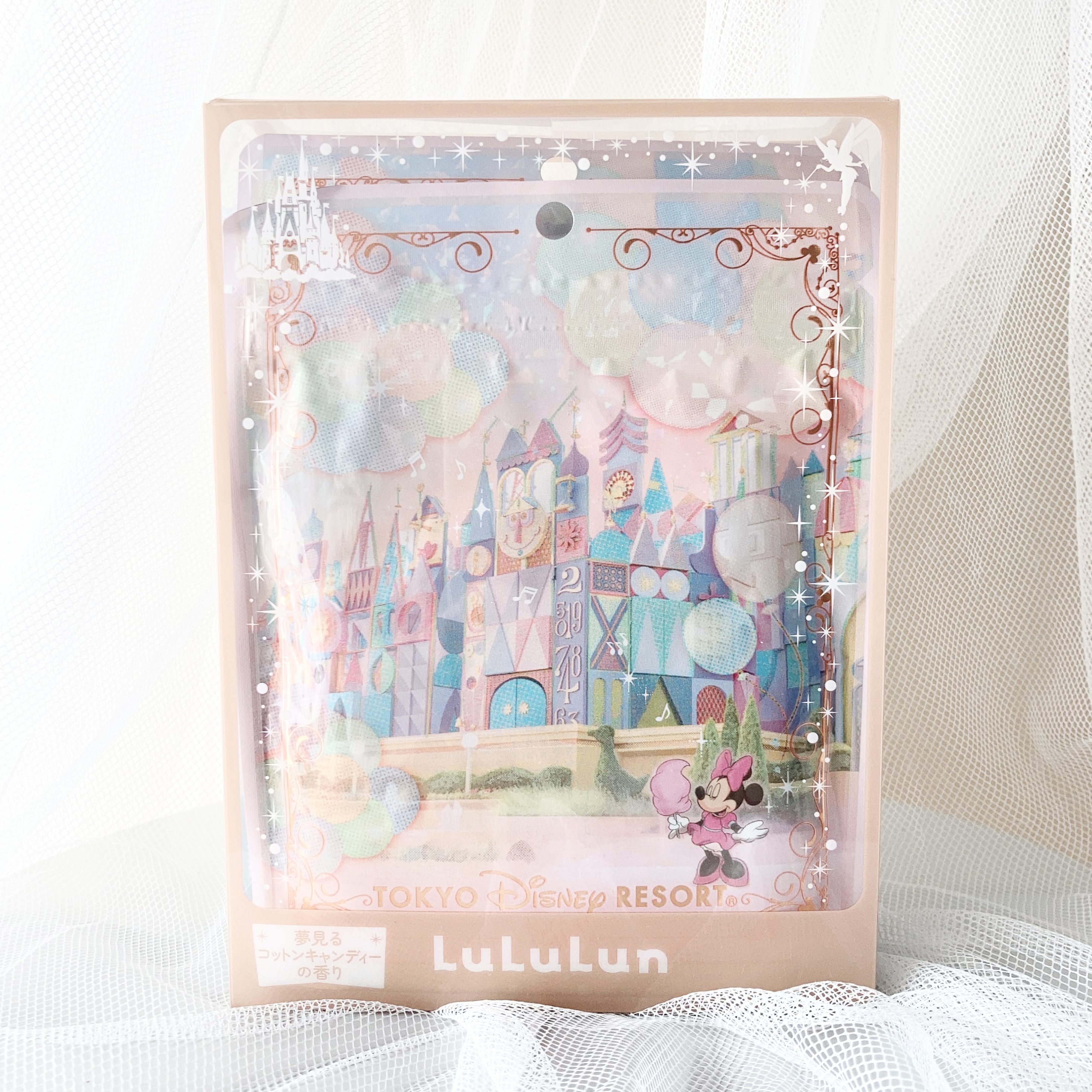 ーーーーーーーーーーーーーーーー
ルルルン
ルルルン D（IS/VG）
7枚入×2袋×2種　2,600円
ーーーーーーーーーーーーーーーー

東京ディズニーリゾートで買える
ルルルンのシートマスク。
2種類のデザインと香りが楽しめます。

