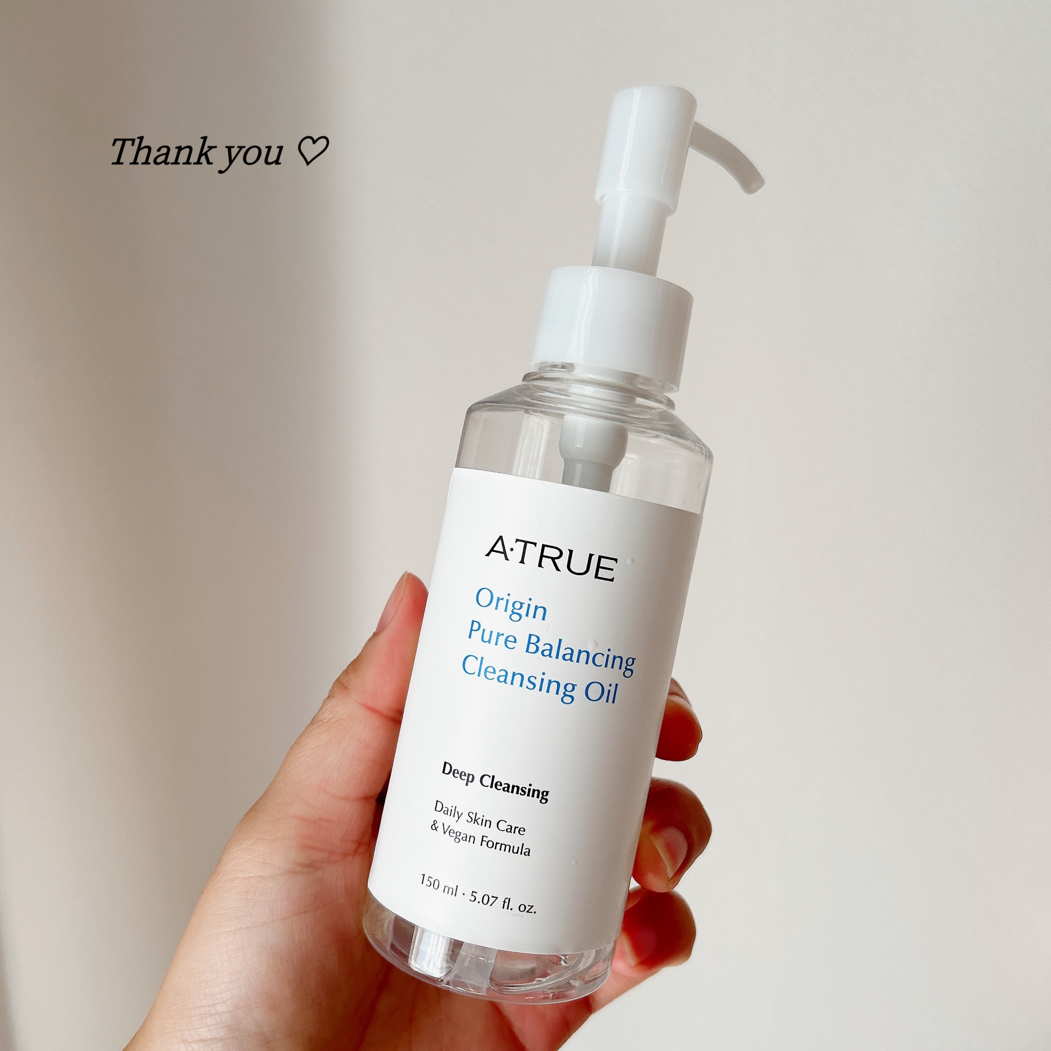 \ 使い切りレビュー🤍🤍 /

ATRUE
ピュアバランシングクレンジング オイル
使い切りました✊🏻✨

め~ちゃくちゃ好きー！！！！
使った日から人生クレンジングになりました👑✨

さらっとしていてあまりオイル感ない
テクスチャ