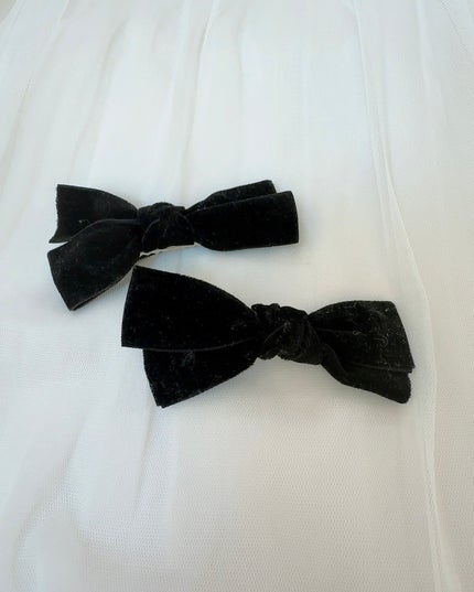 SHEIN ヘアアクセサリーのクチコミ「黒色リボンクリップ🖤⋆͛*͛
SHEINで2個で250円?くらいな感じだったよ。
ベロア素.....」(2枚目)