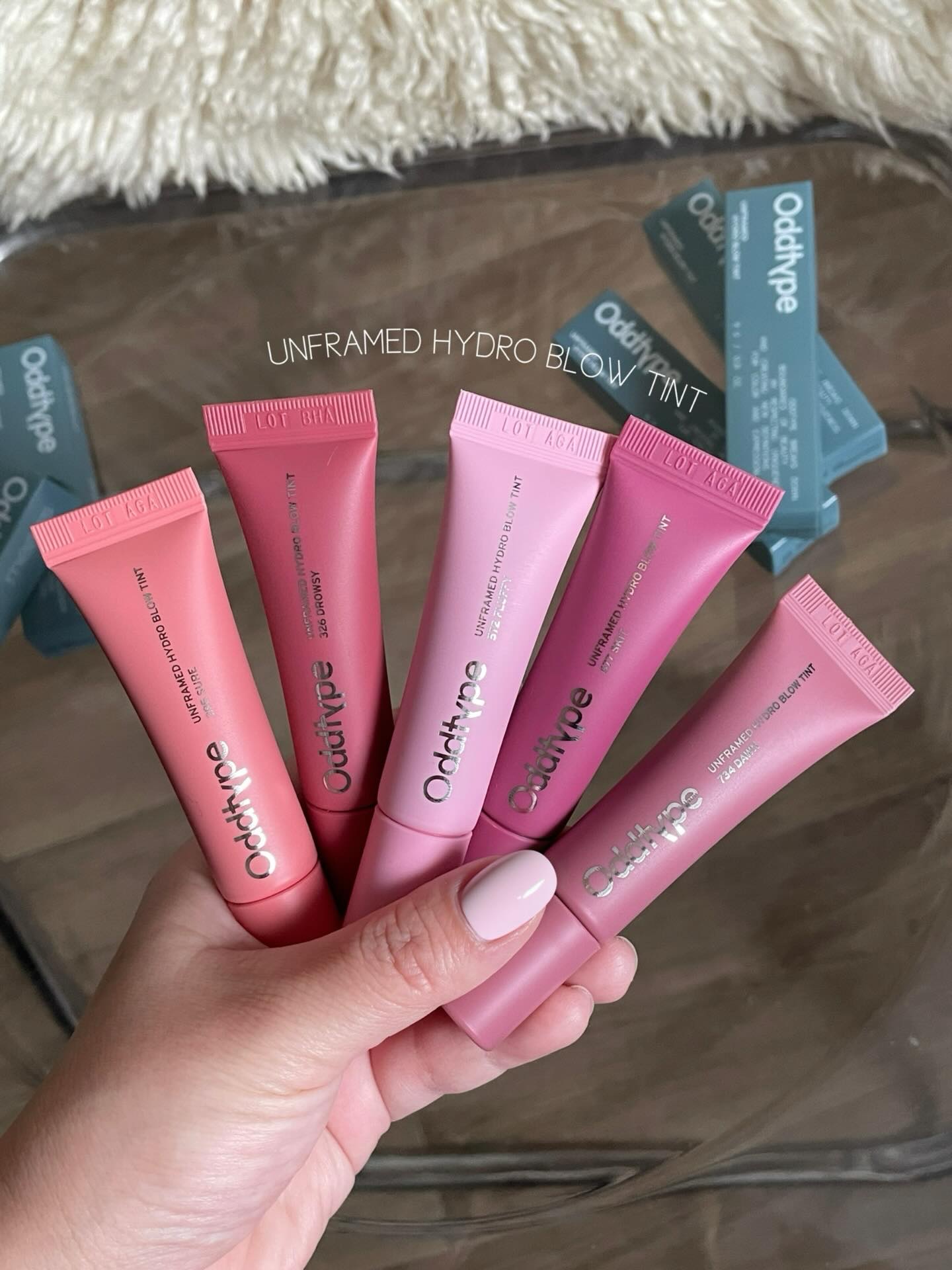 アンフレームドハイドロブロウティント/Oddtype/リップティントを使ったクチコミ（1枚目）