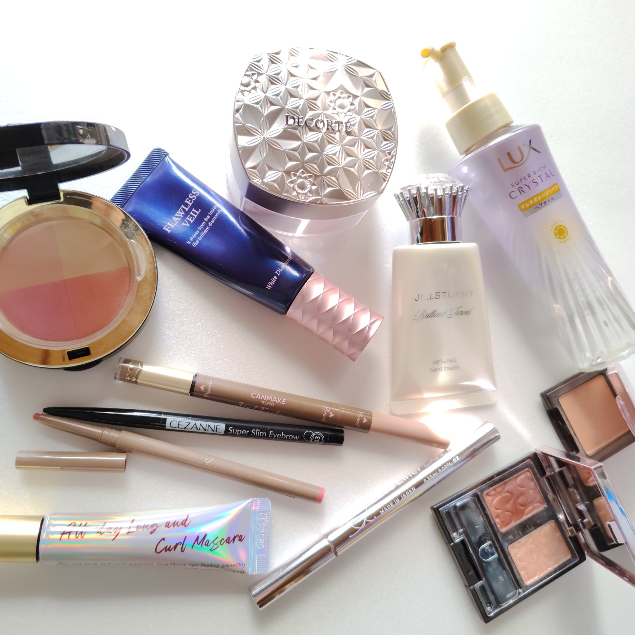 本日のコスメ

✼••┈┈••✼••┈┈••✼••┈┈••✼••
♡　＃DECORTÉ
＃ルースパウダー
101harmony veil
本当にきれい

♡　JILL STUART
＃ブリリアントジュエル パフュームド 
ハンドクリーム
可