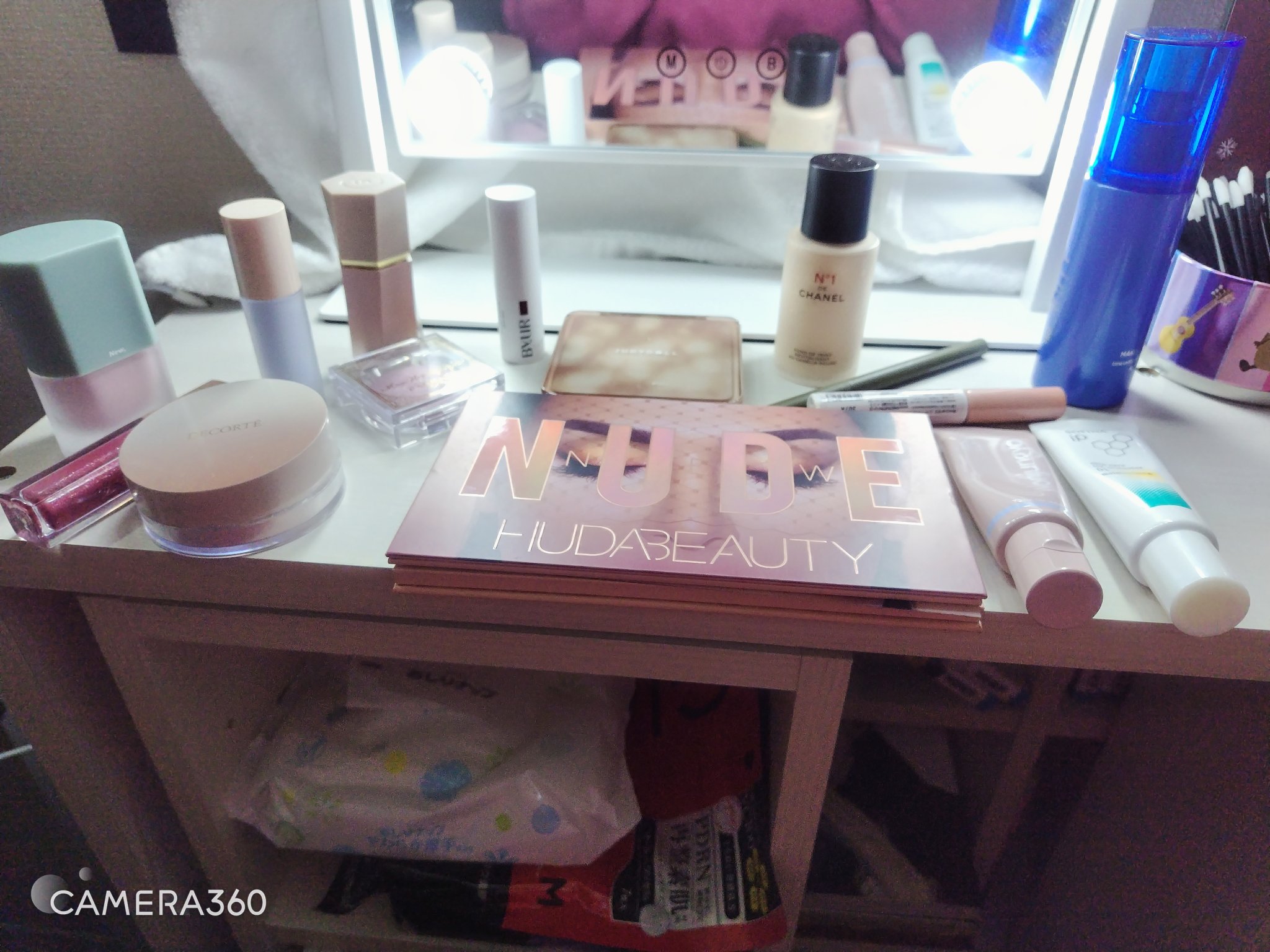 The New Nude Palette/Huda Beauty/アイシャドウパレットを使ったクチコミ（1枚目）