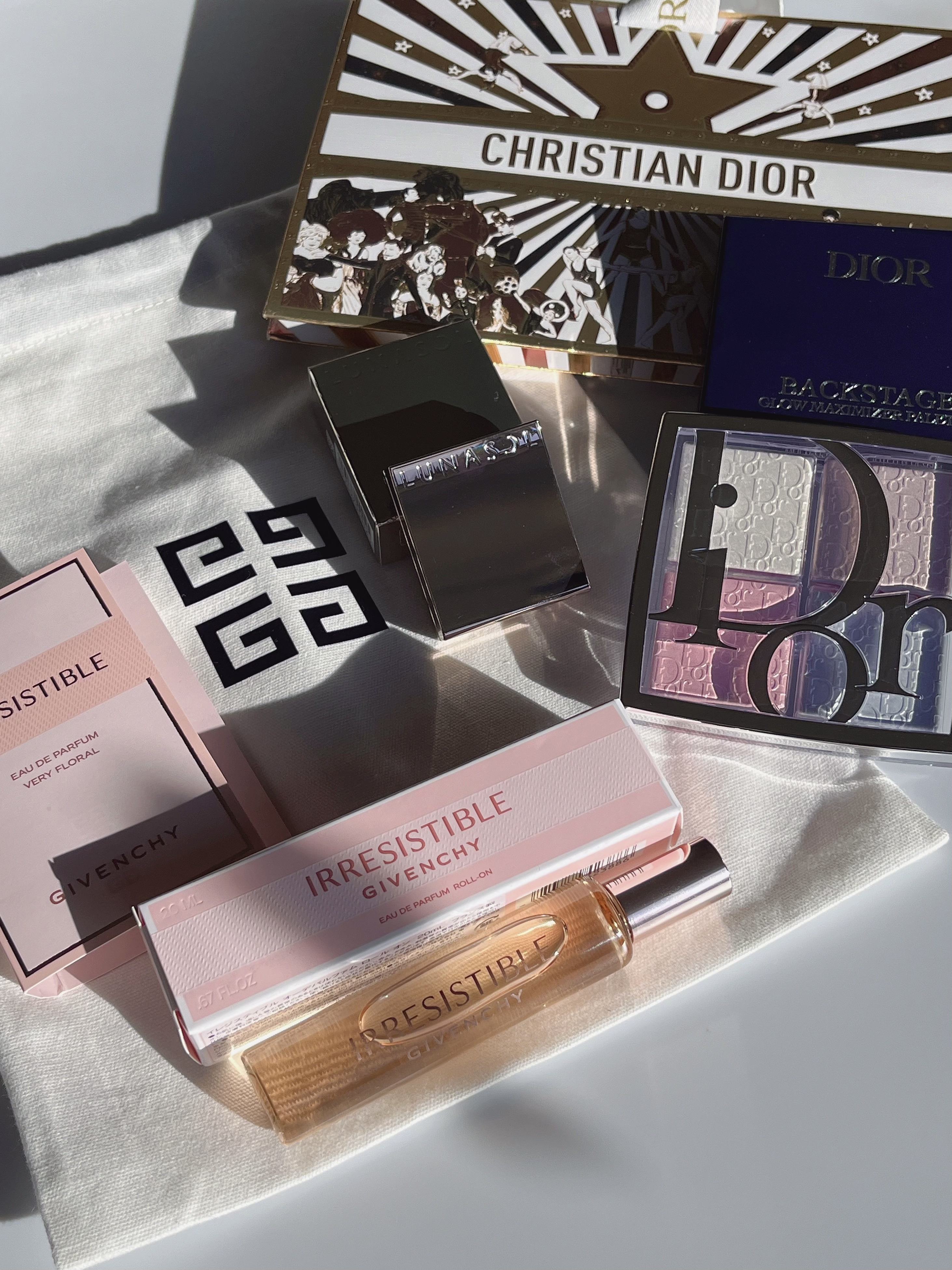 ルナソル モノアイカラーレーション 01 Opal Dust/LUNASOL/単色アイシャドウを使ったクチコミ（2枚目）