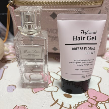 Dior ミス ディオール パルファン ヘア ミストのクチコミ「2026/01/18
比較
確かに少し似ている!
110円で買えるならこれ代わりにしてもいいか.....」(1枚目)